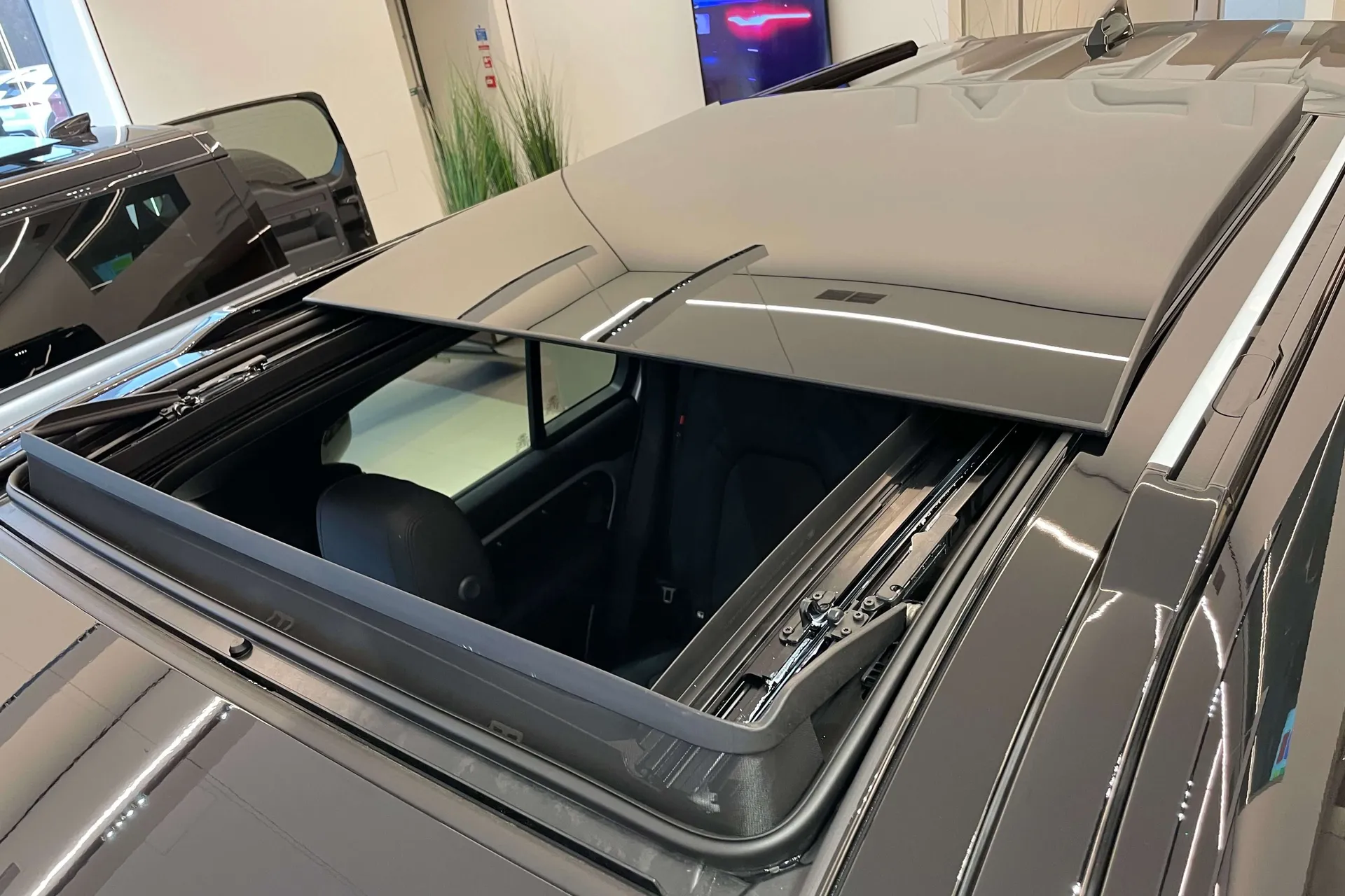 LAND ROVER Defender 110 thumbnail image number 15