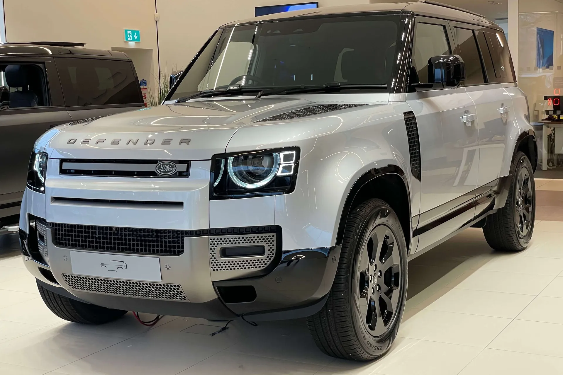 LAND ROVER Defender 110 thumbnail image number 8