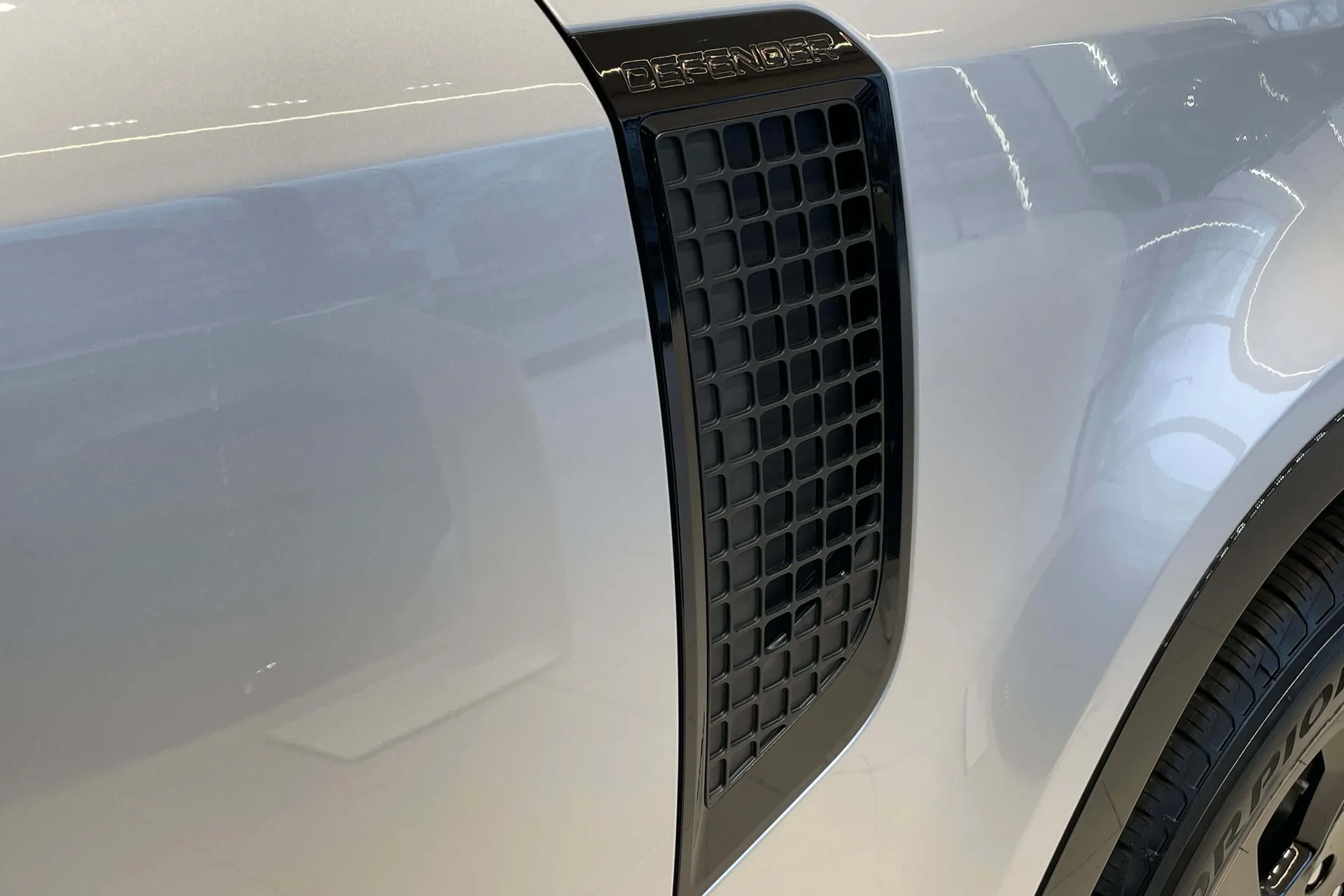 LAND ROVER Defender 110 thumbnail image number 37