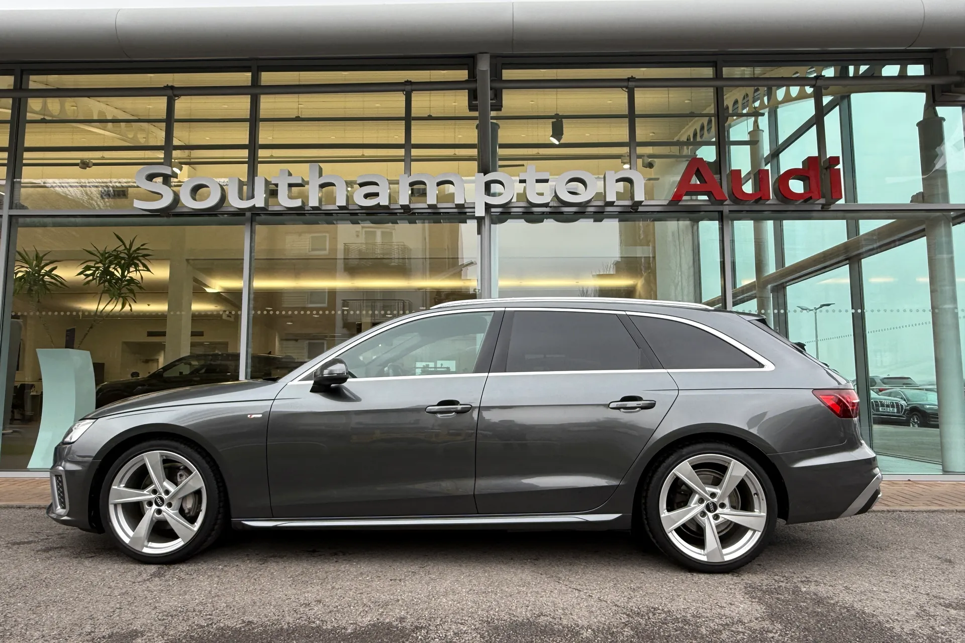 Audi A4 thumbnail image number 69