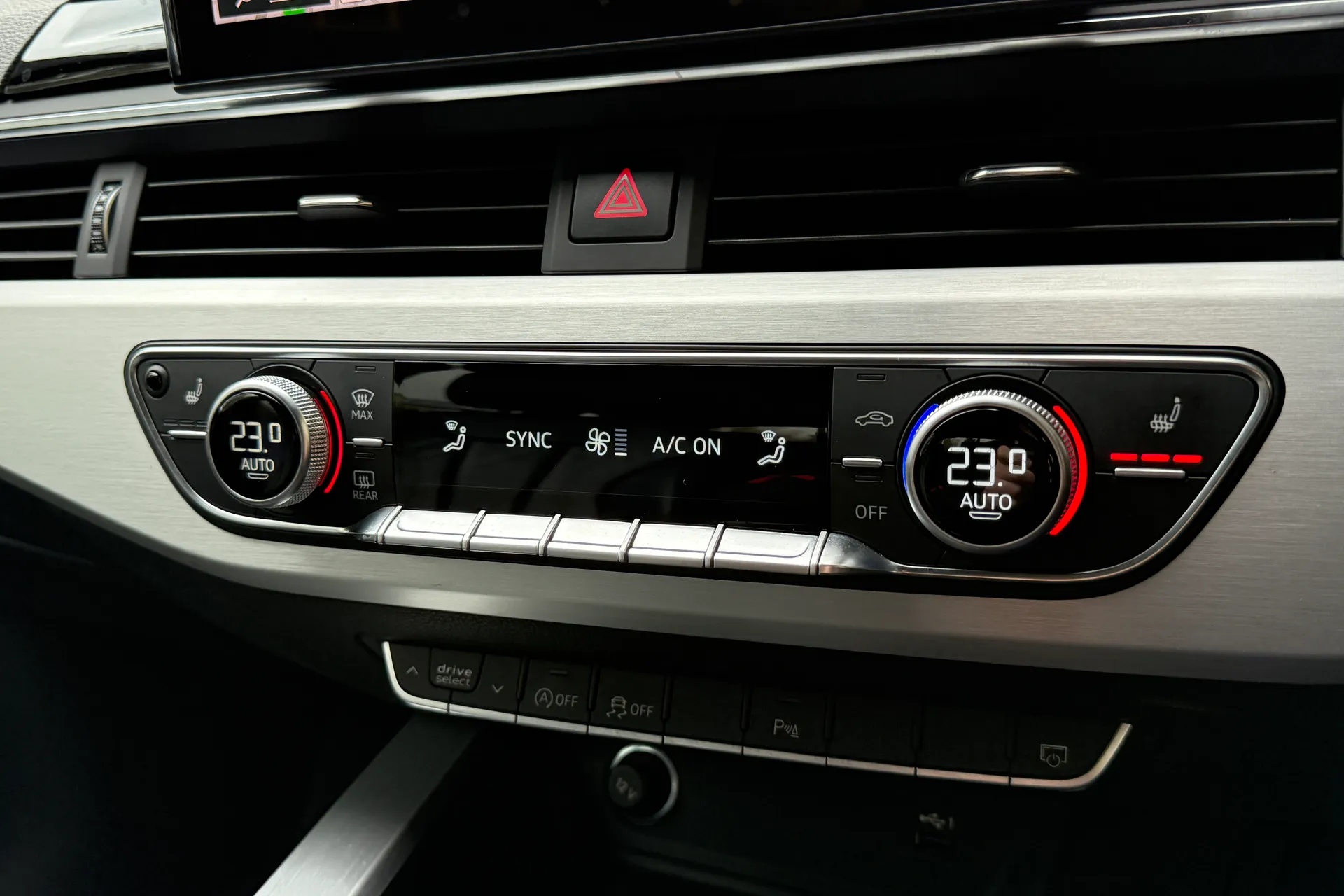 Audi A4 thumbnail image number 12