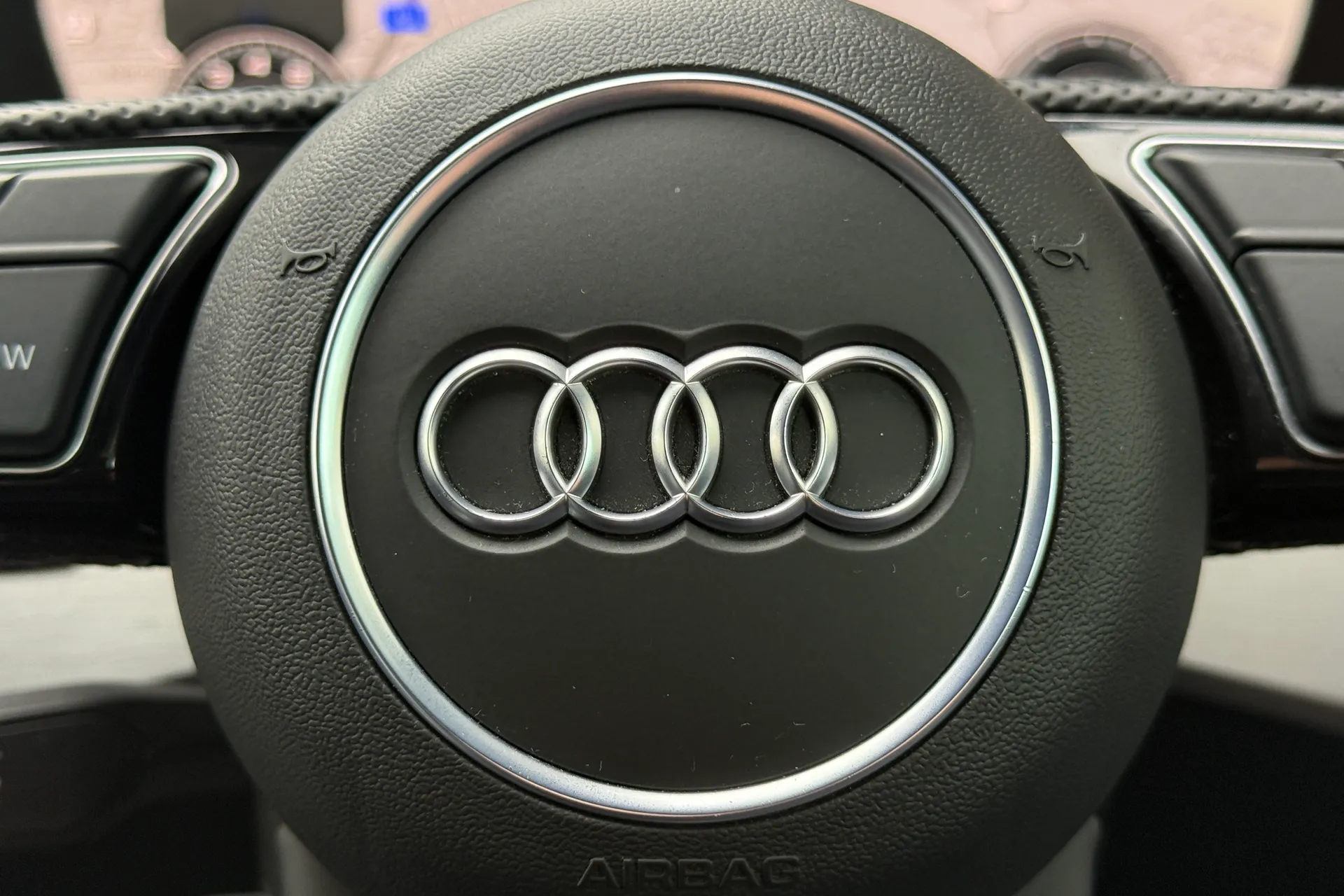 Audi A4 thumbnail image number 26