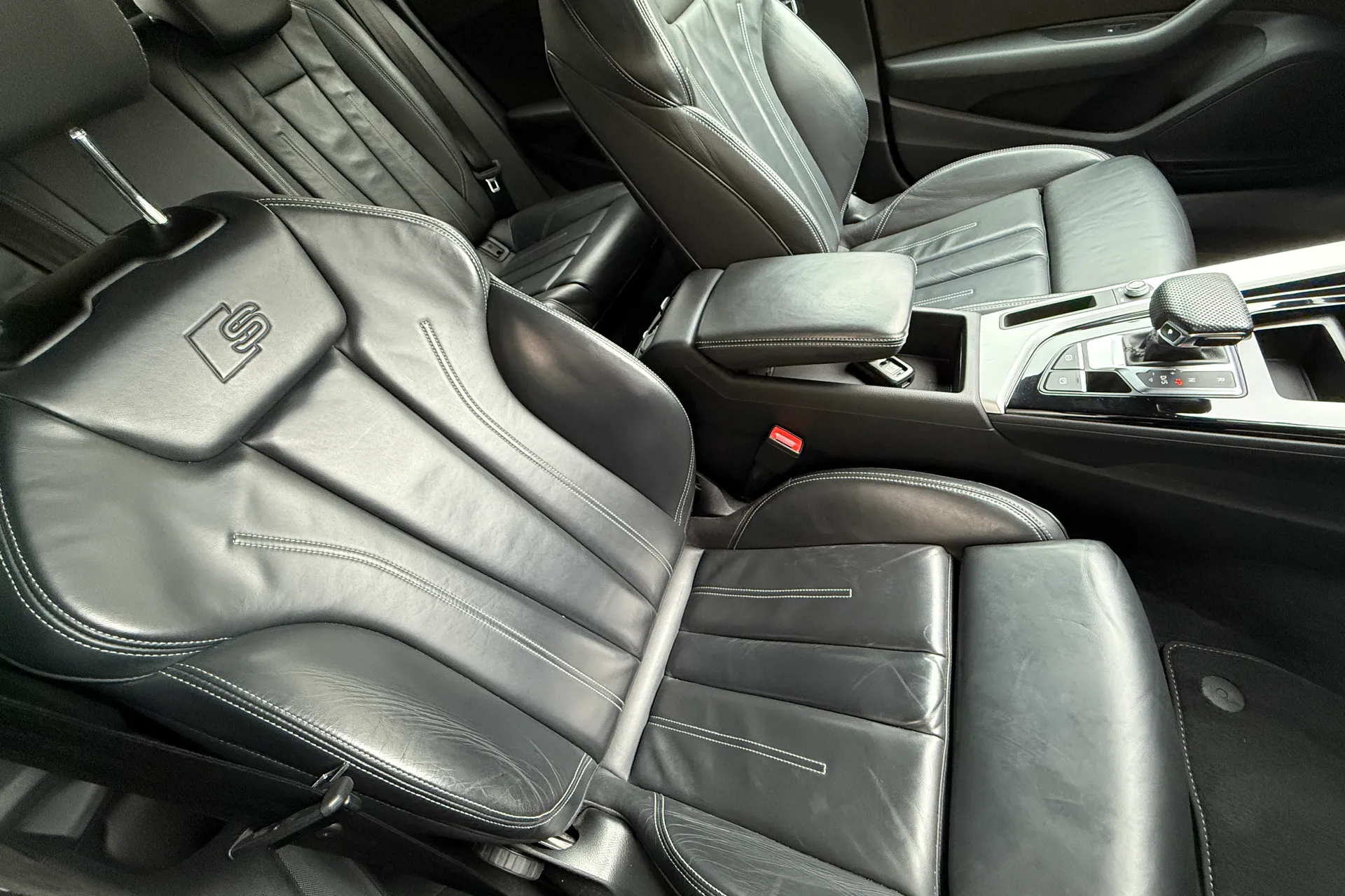 Audi A4 thumbnail image number 41