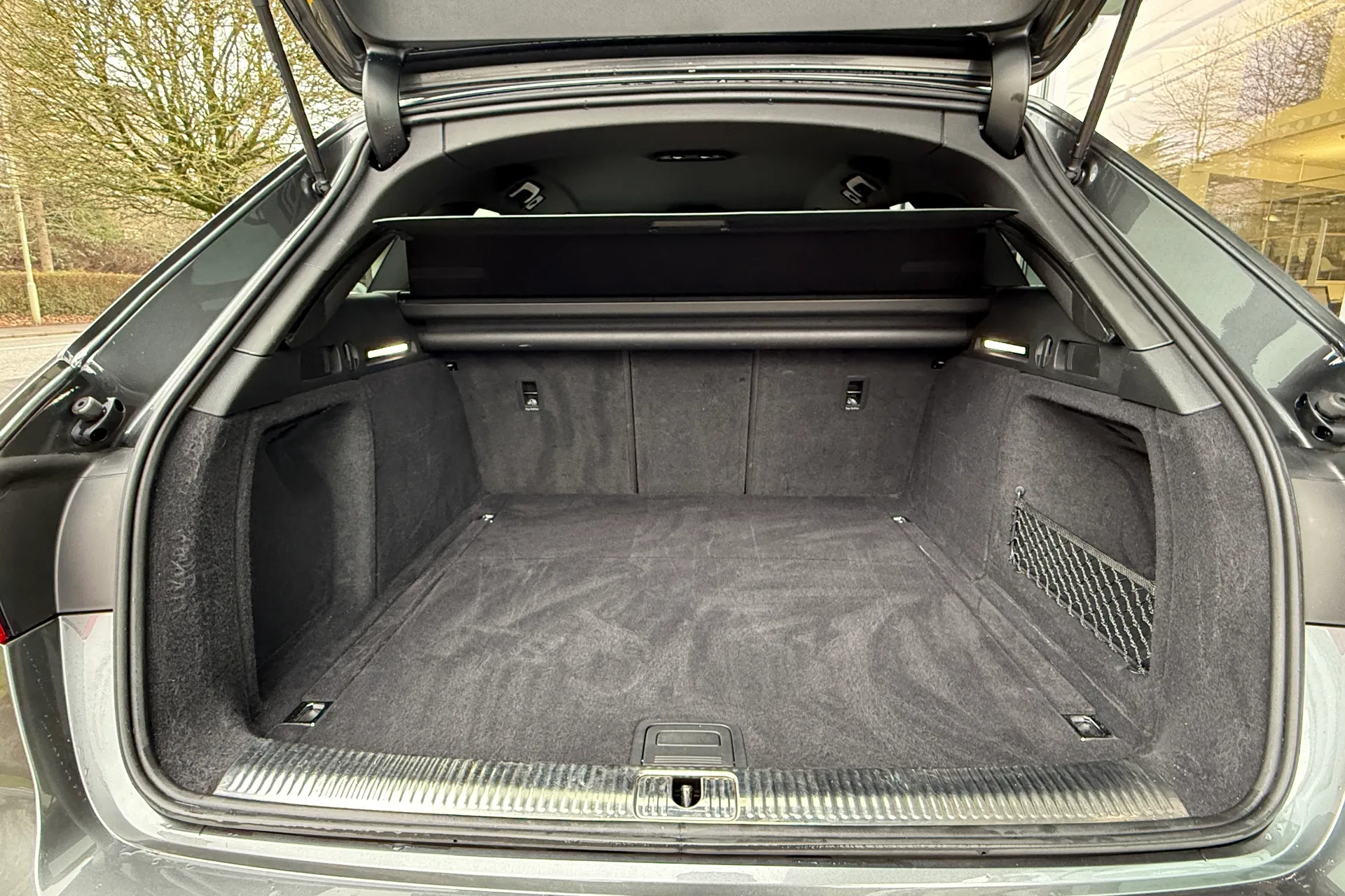 Audi A4 thumbnail image number 54