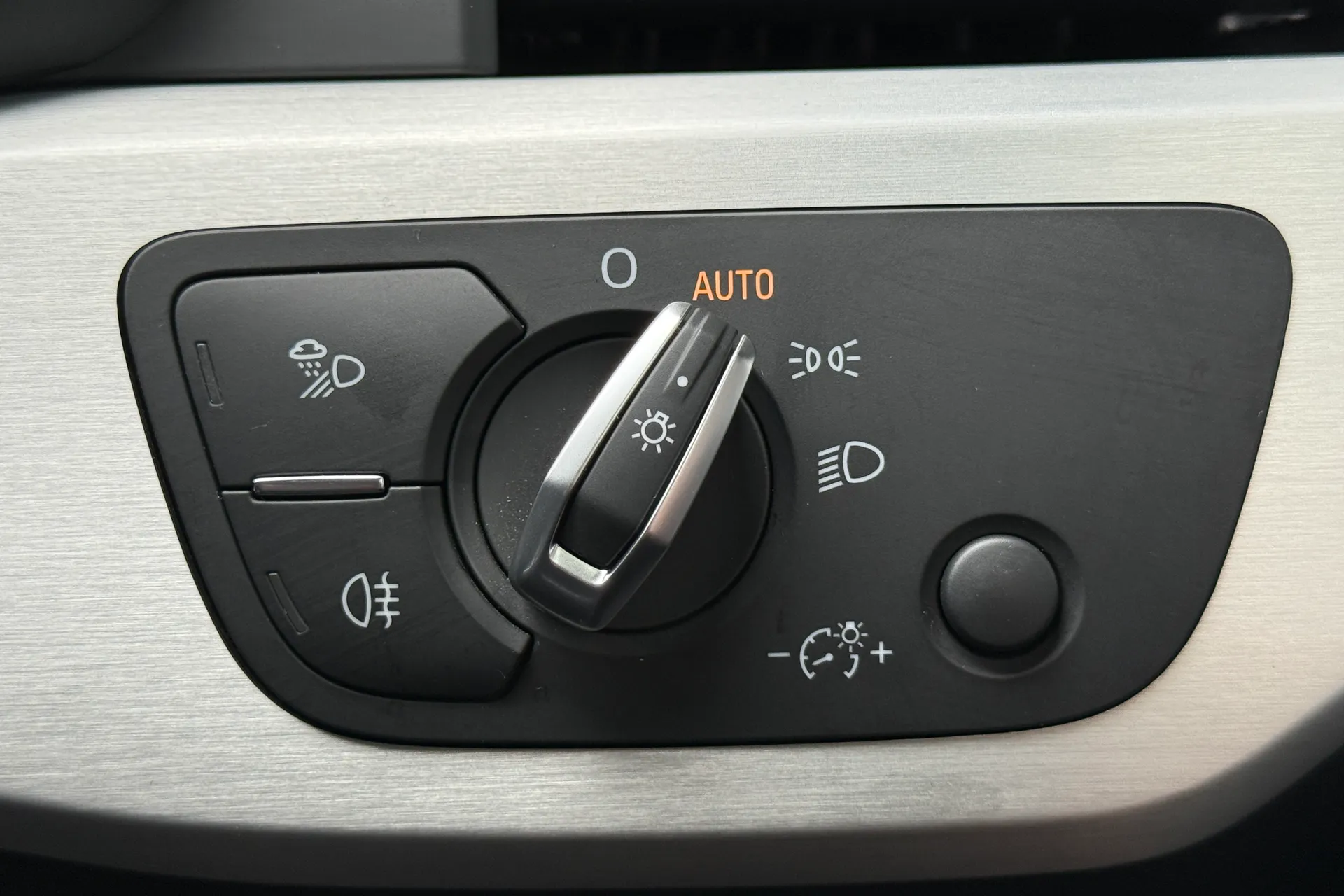 Audi A4 thumbnail image number 29