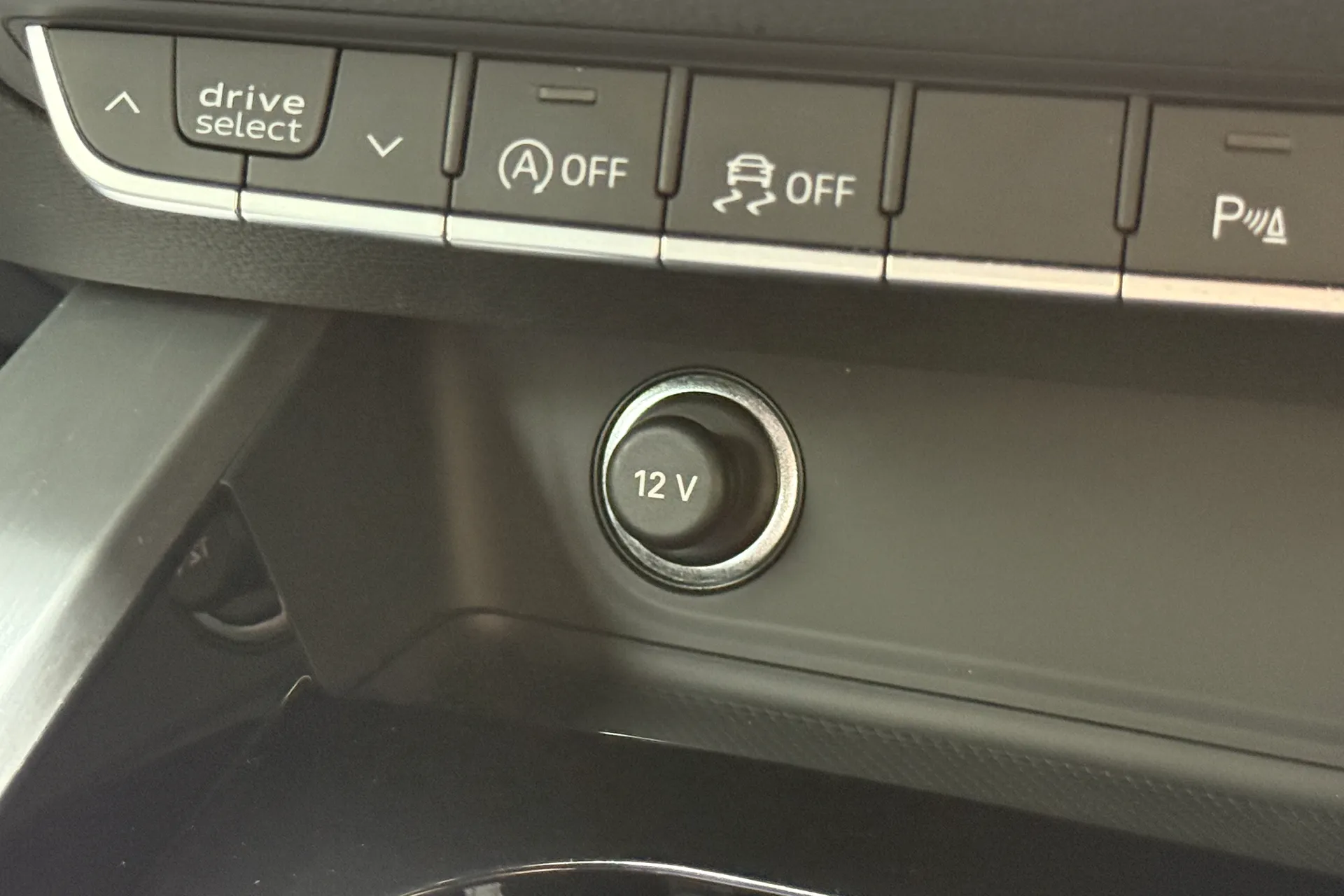 Audi A4 thumbnail image number 14