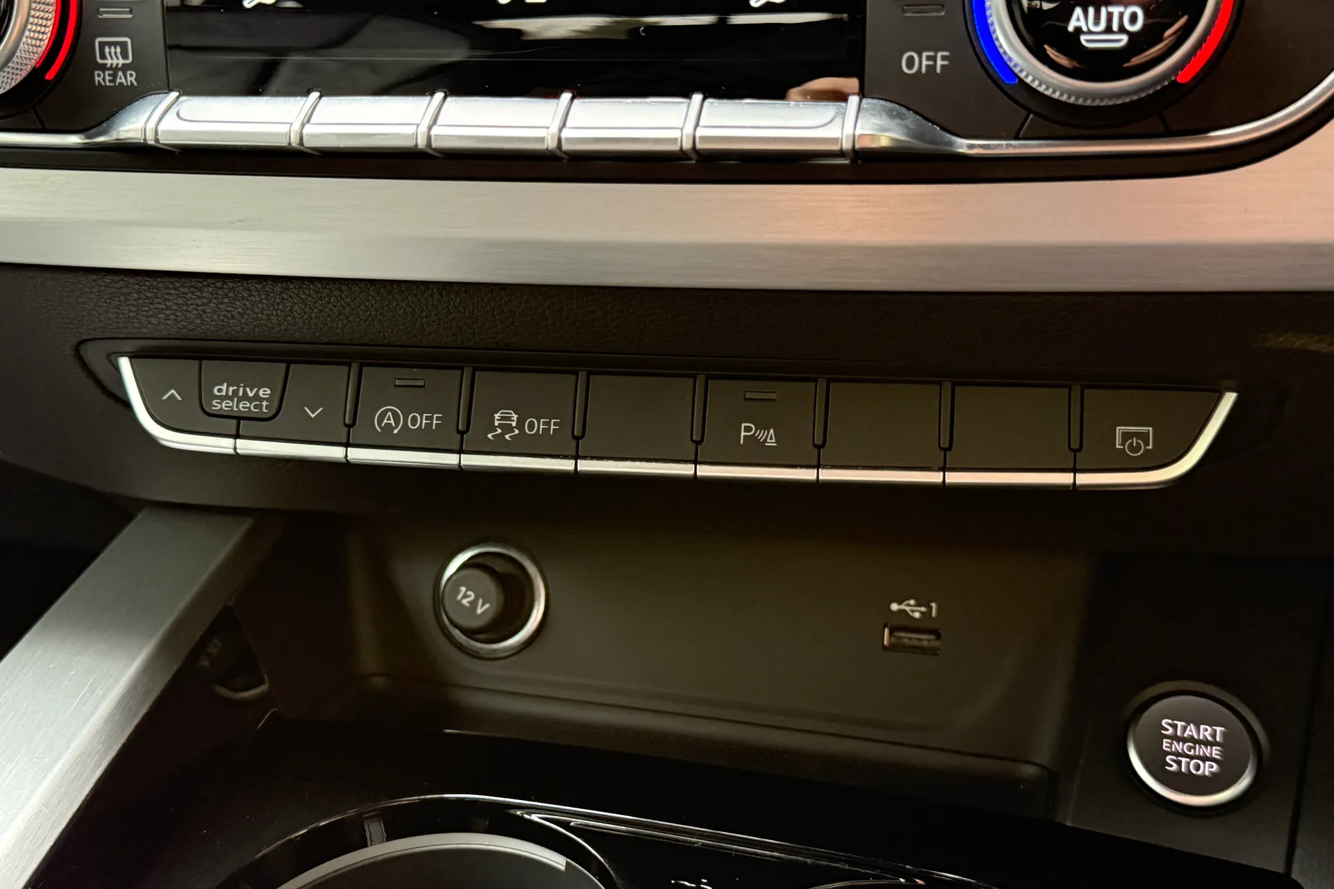 Audi A4 thumbnail image number 13