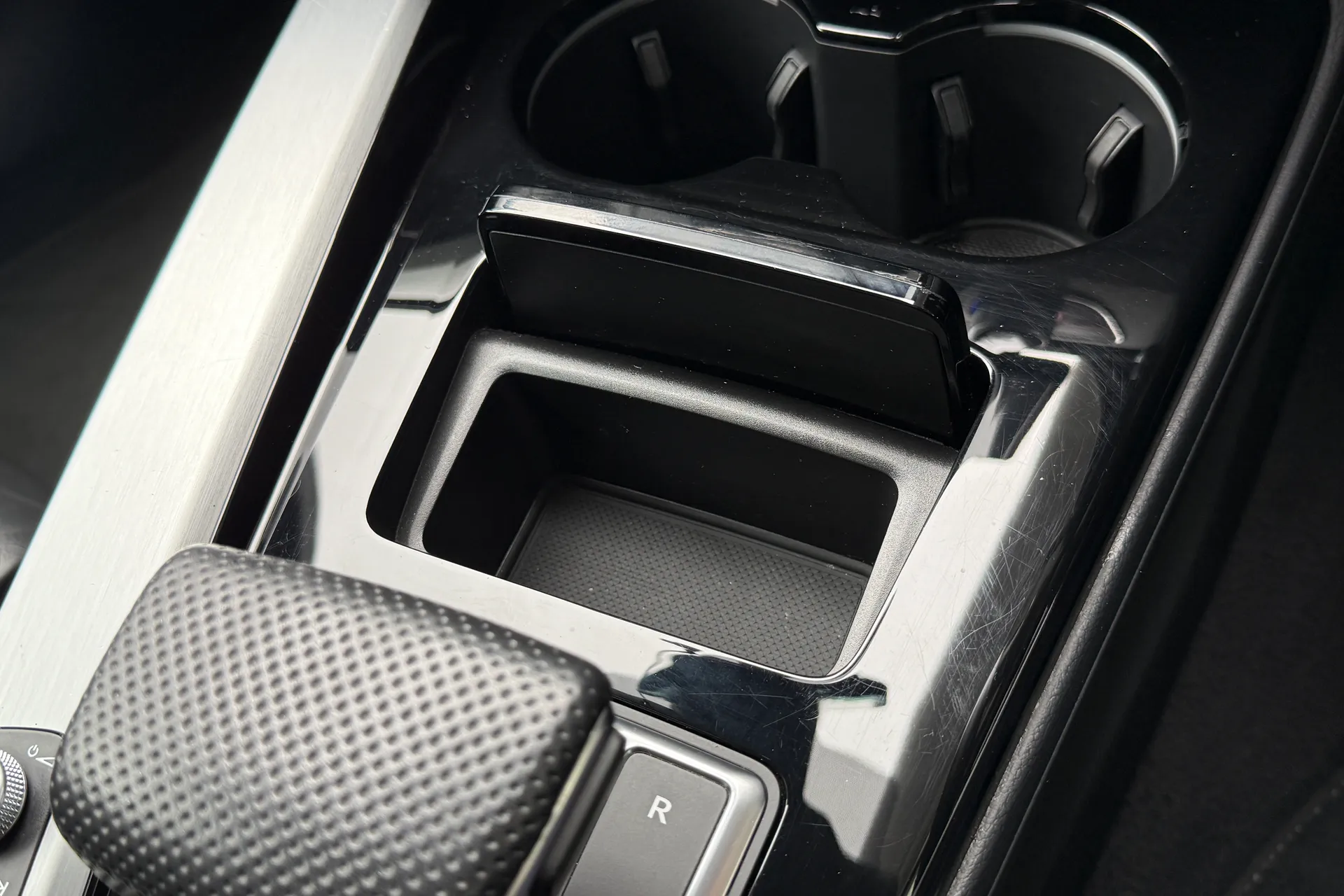 Audi A4 thumbnail image number 19