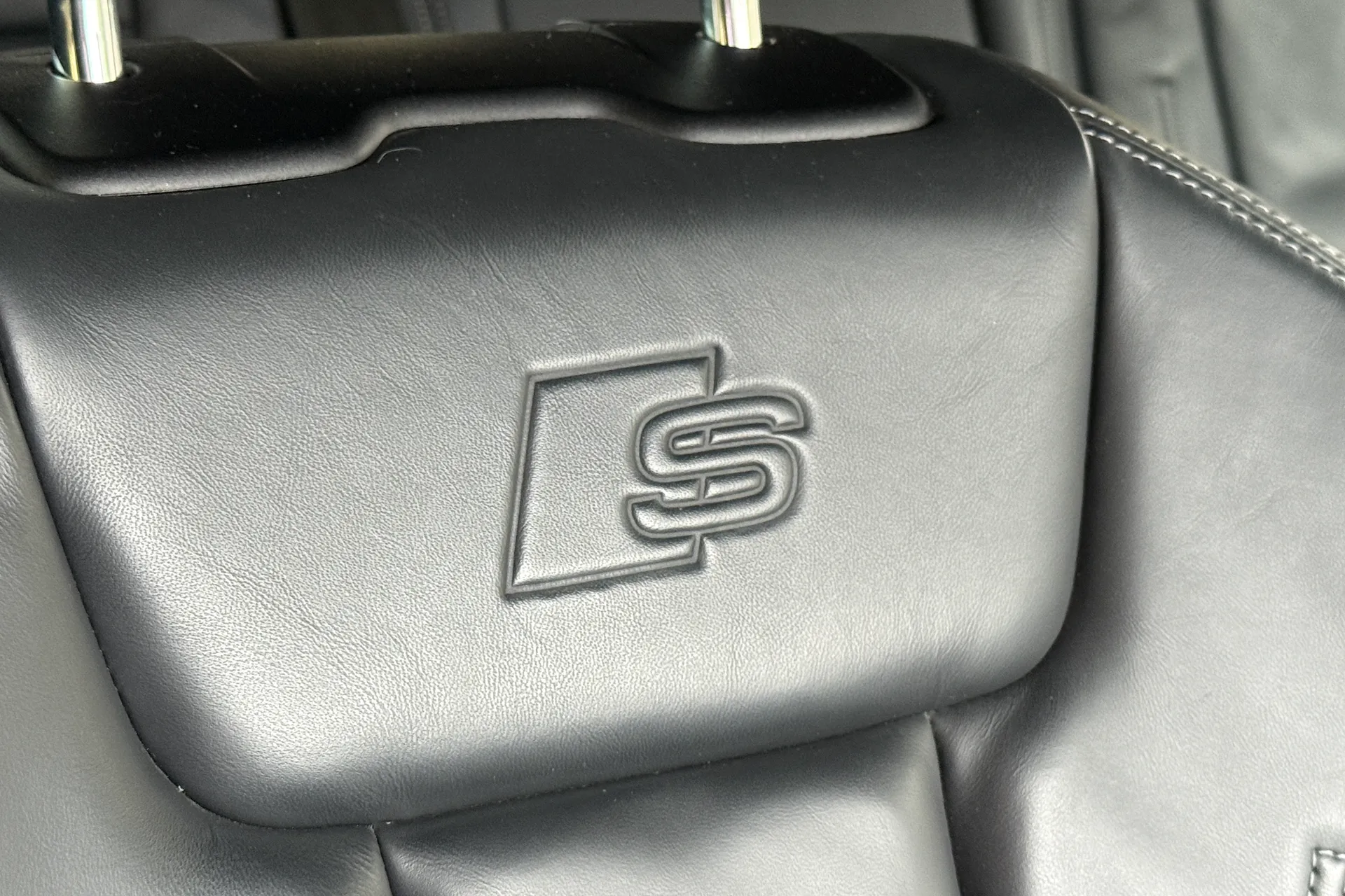 Audi A4 thumbnail image number 40