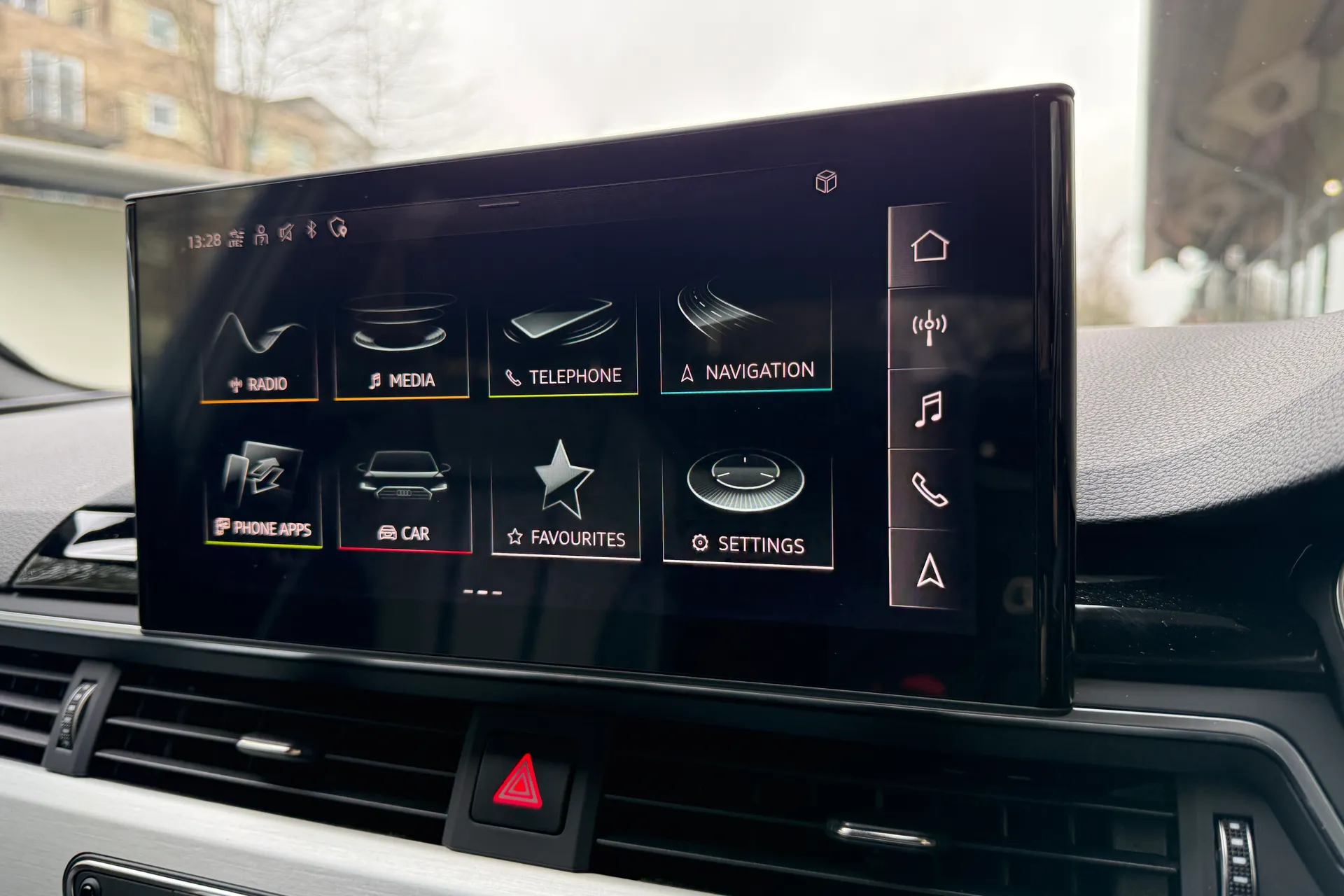 Audi A4 thumbnail image number 9