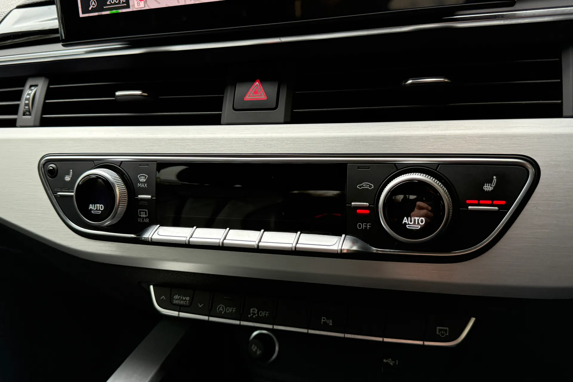 Audi A4 thumbnail image number 11