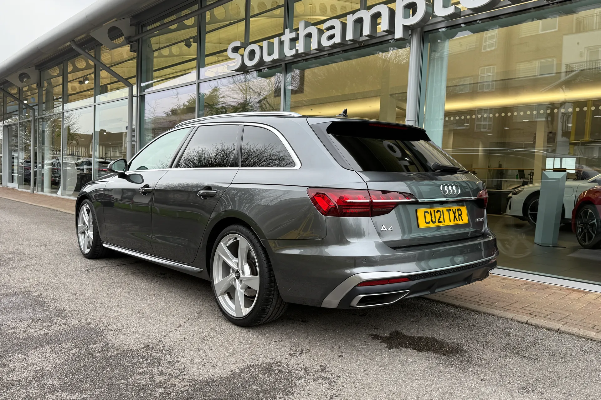 Audi A4 thumbnail image number 56