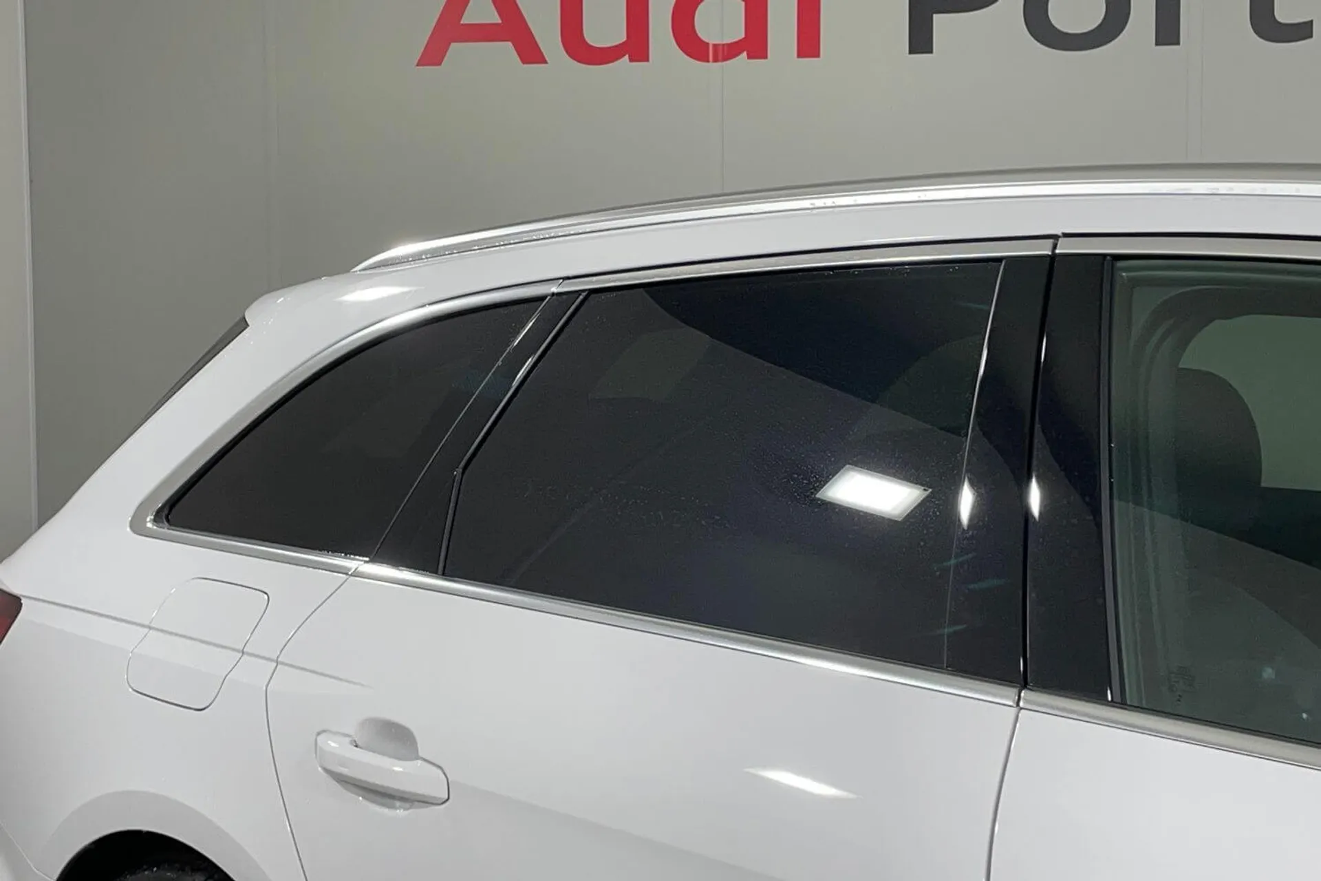 Audi A4 thumbnail image number 26