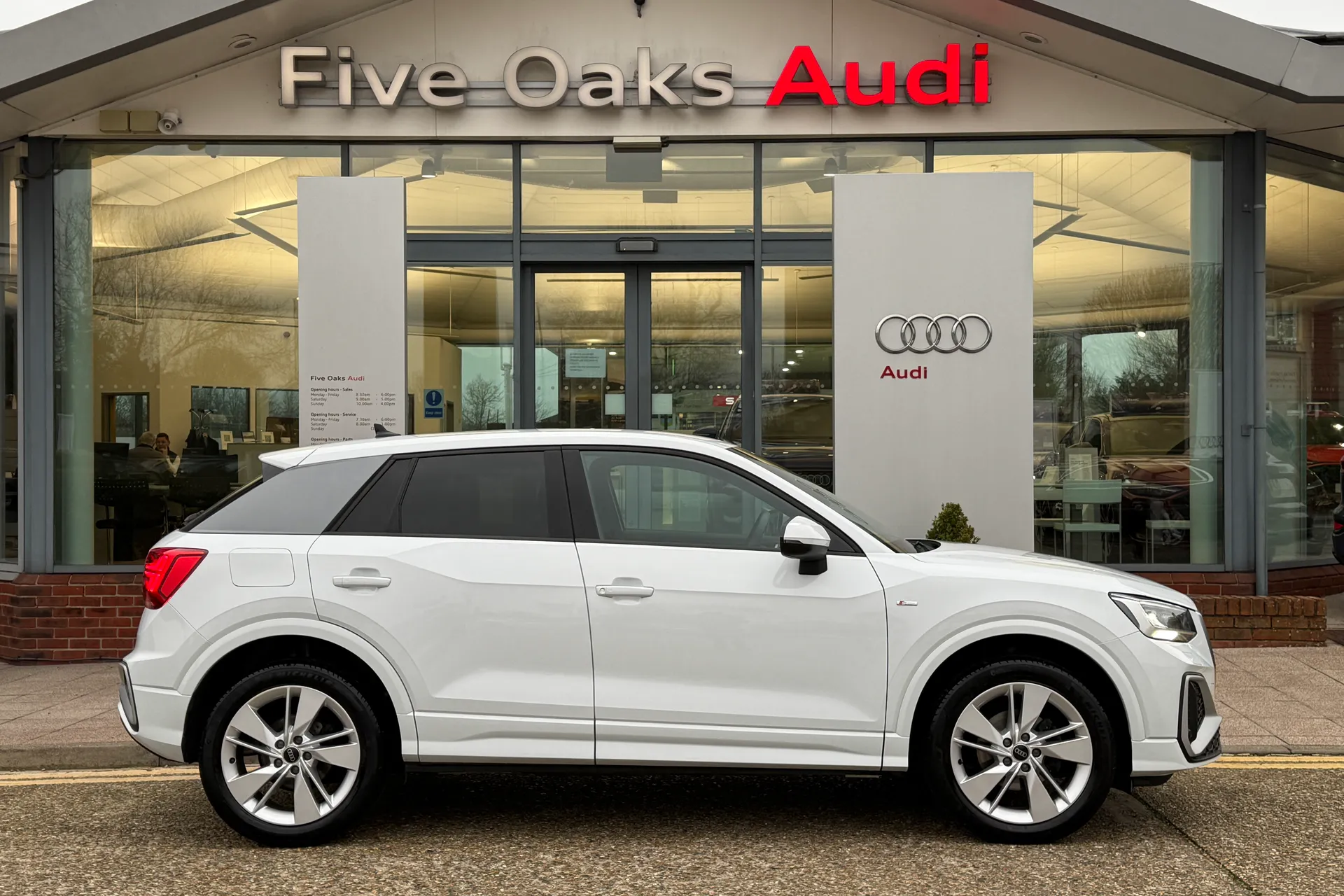 Audi Q2 thumbnail image number 2