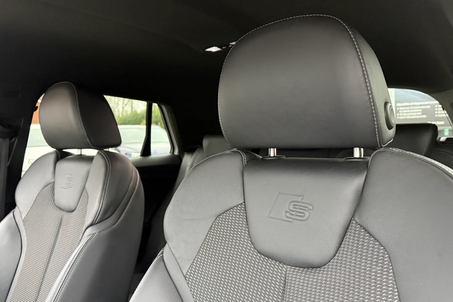 Audi Q2 thumbnail image number 27