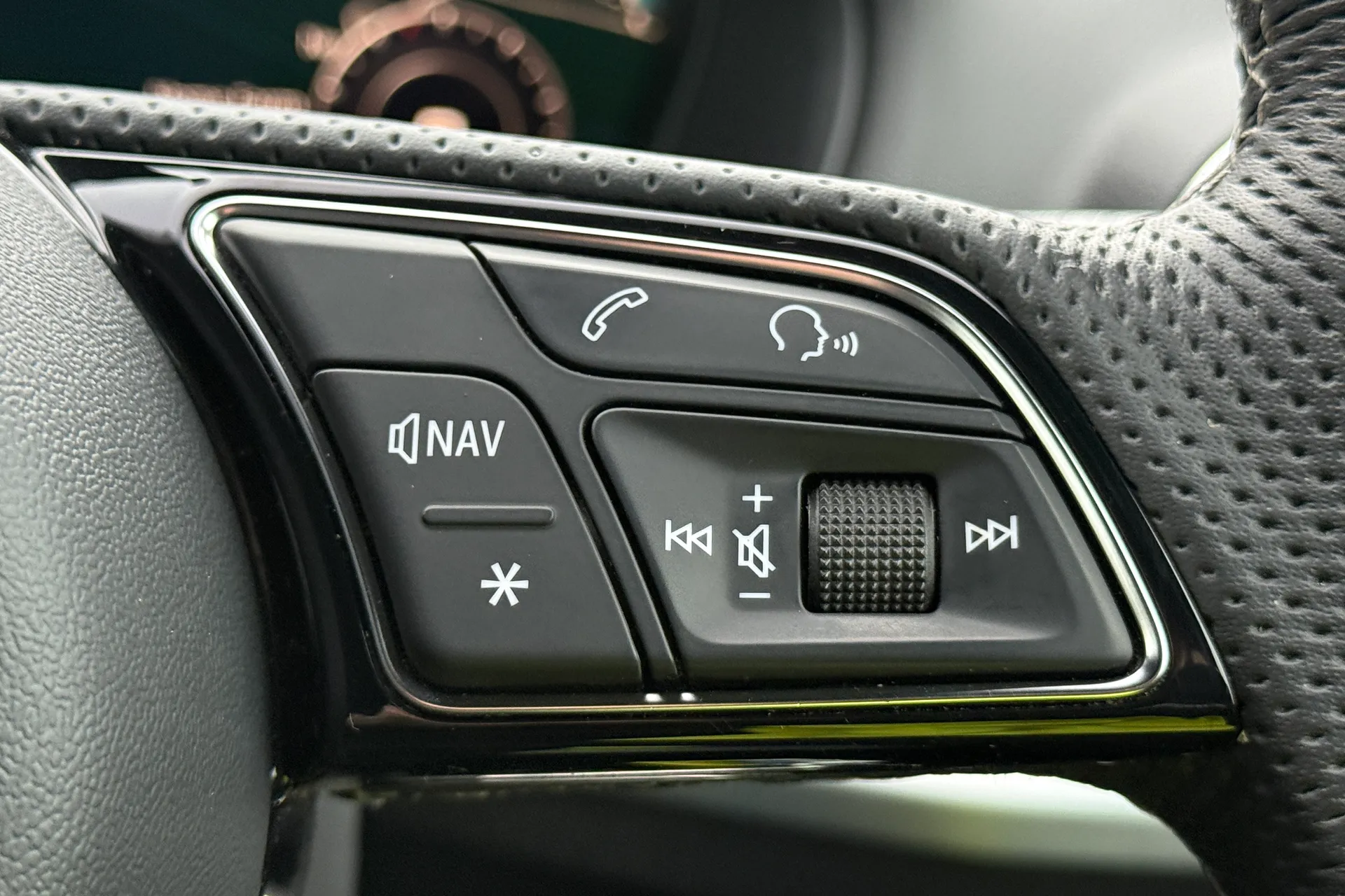 Audi Q2 thumbnail image number 18