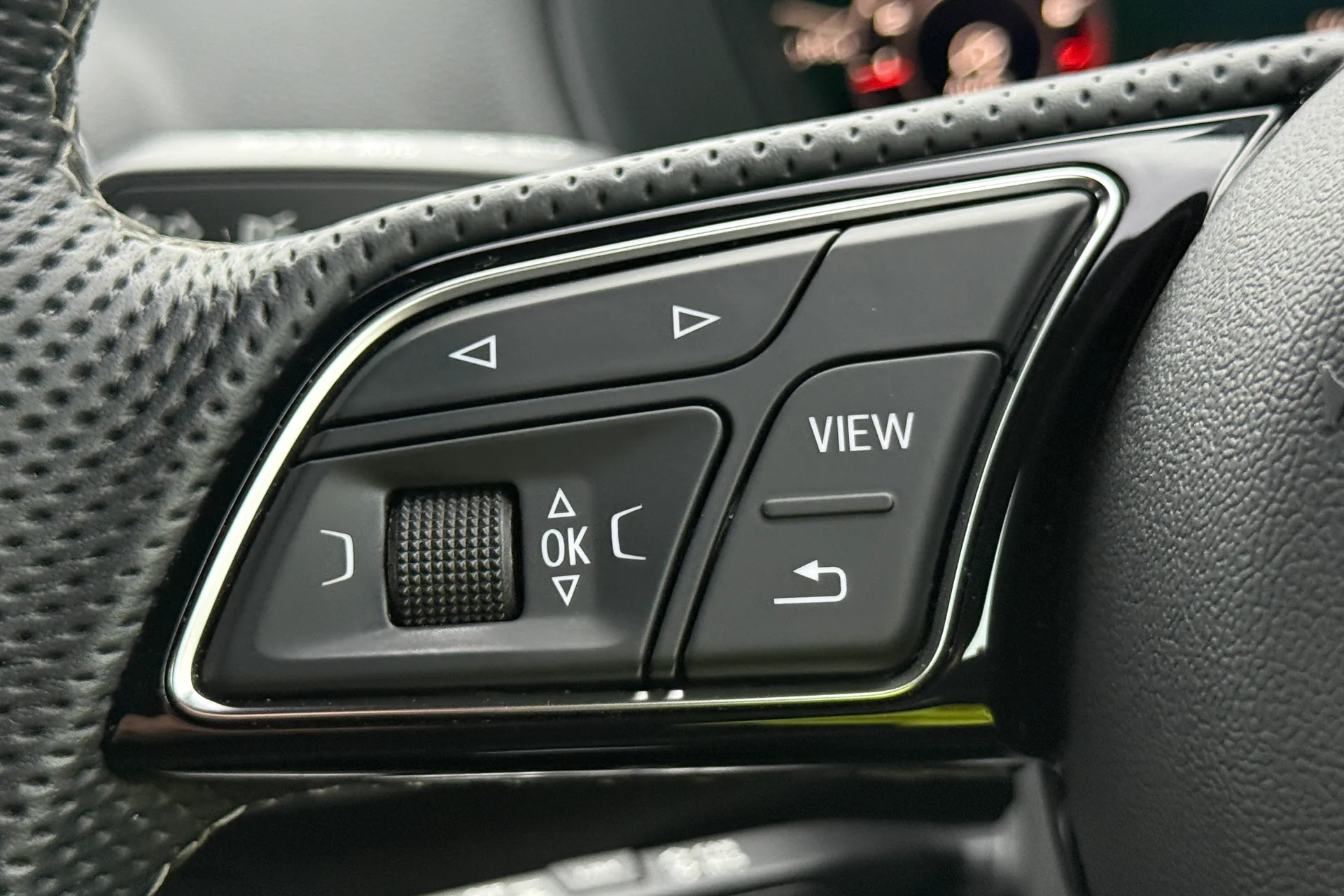 Audi Q2 thumbnail image number 17