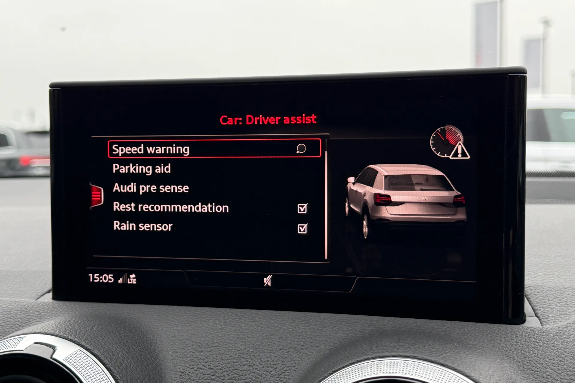 Audi Q2 thumbnail image number 9