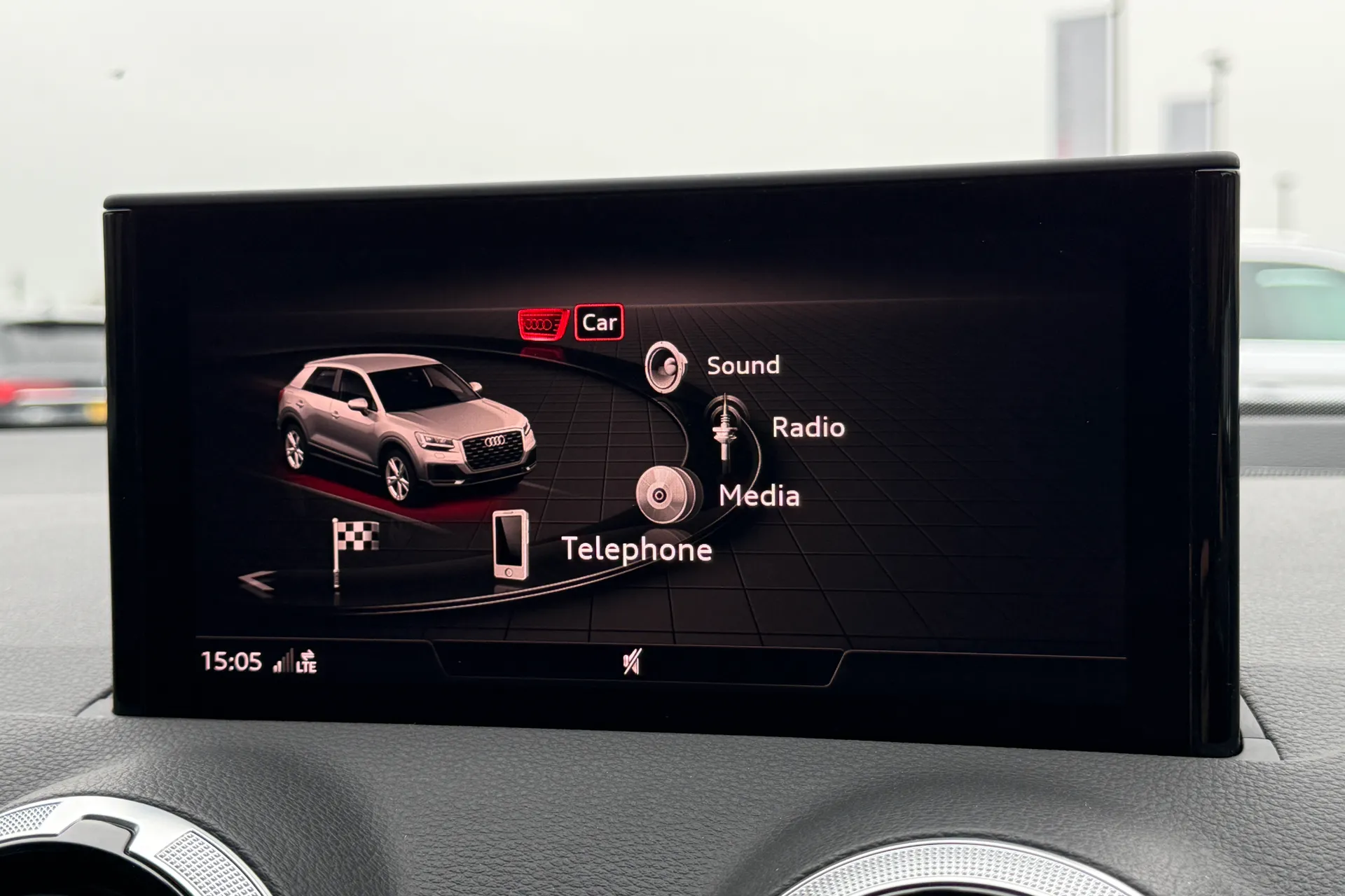 Audi Q2 thumbnail image number 11