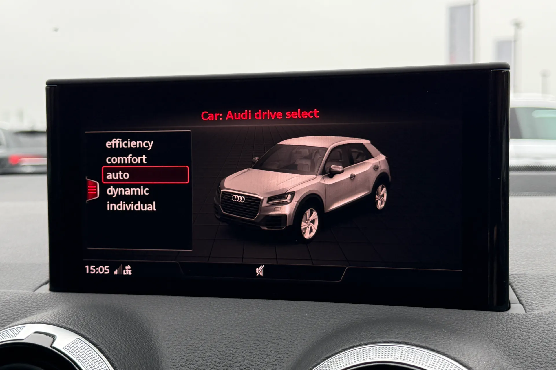 Audi Q2 thumbnail image number 8