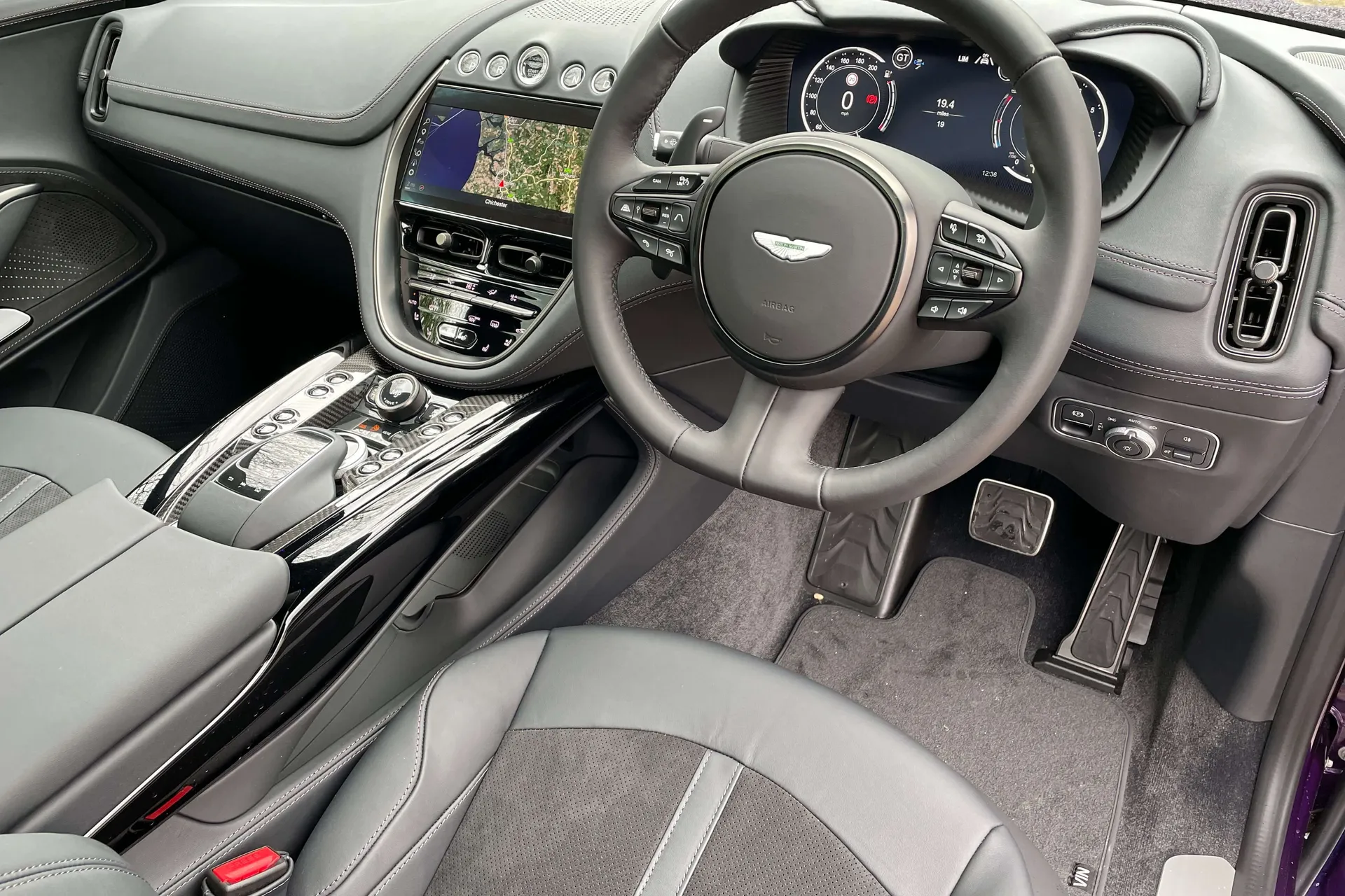 Aston Martin DBX thumbnail image number 8