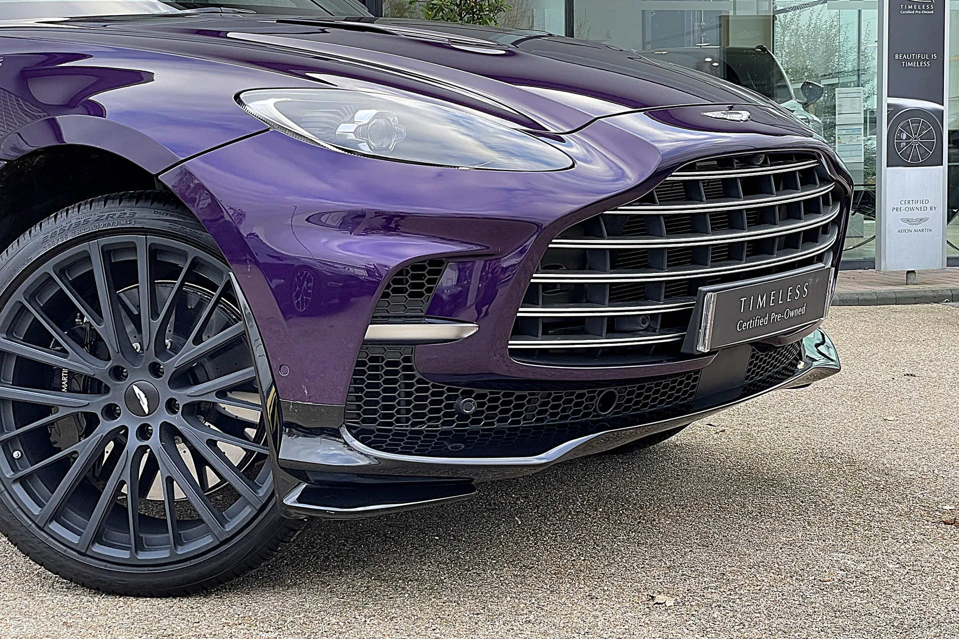 Aston Martin DBX thumbnail image number 60