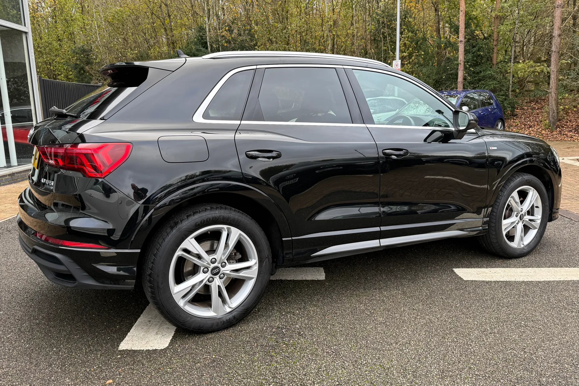 Audi Q3 thumbnail image number 8