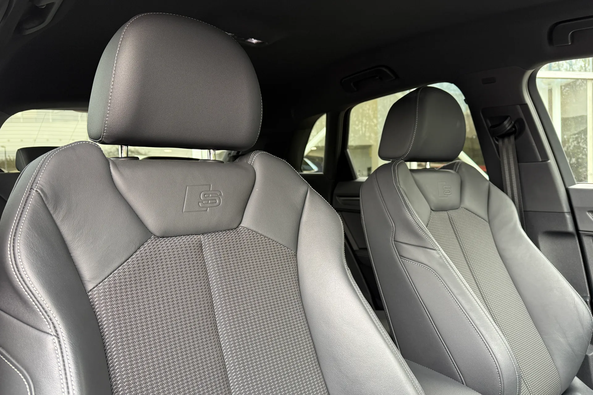 Audi Q3 thumbnail image number 13