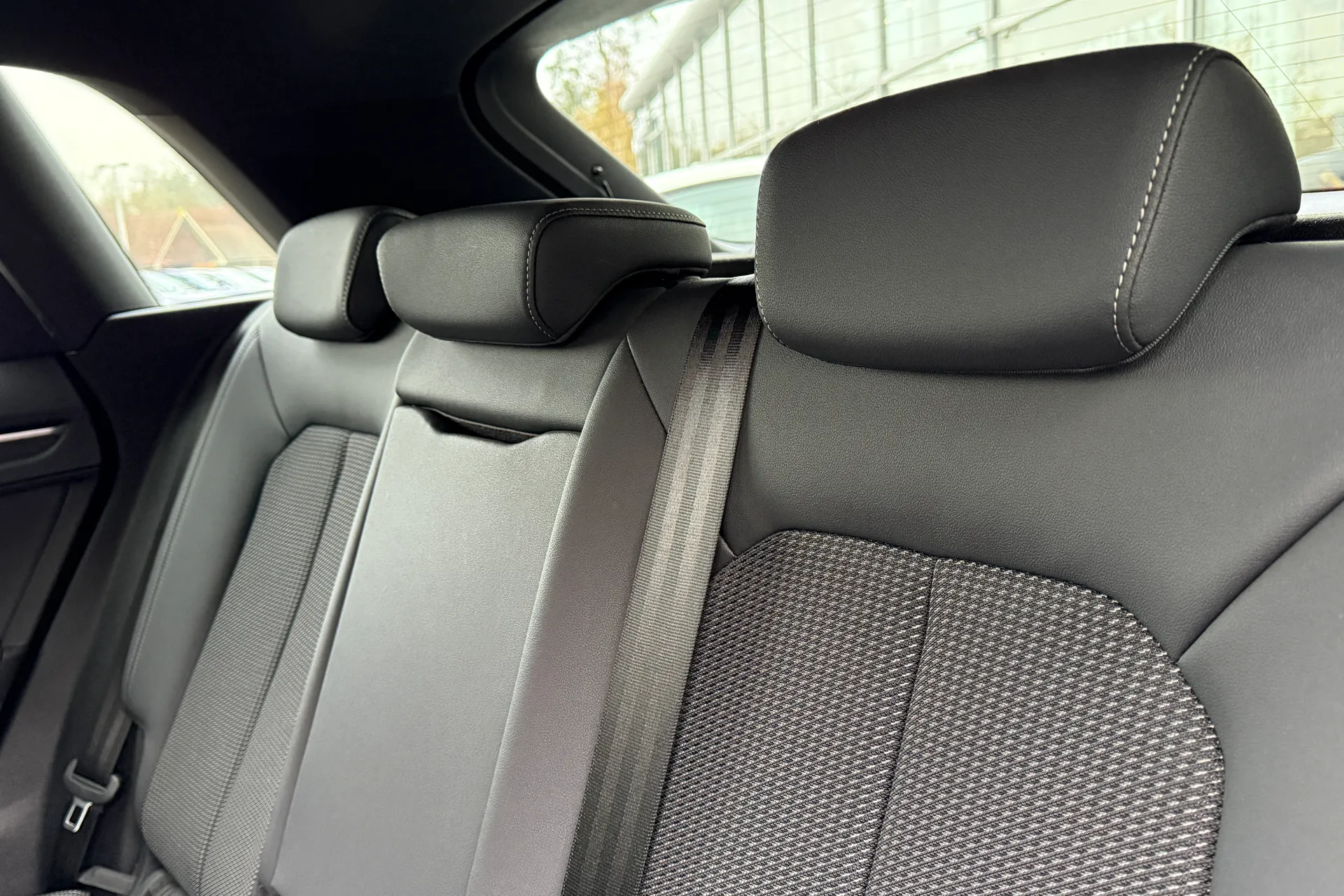 Audi Q3 thumbnail image number 30