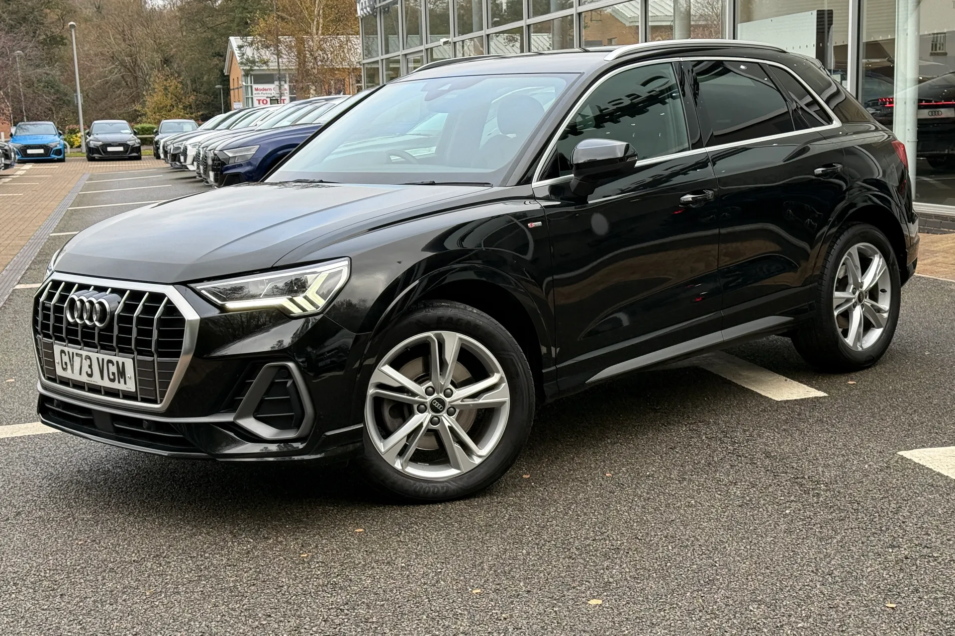 Audi Q3 thumbnail image number 17