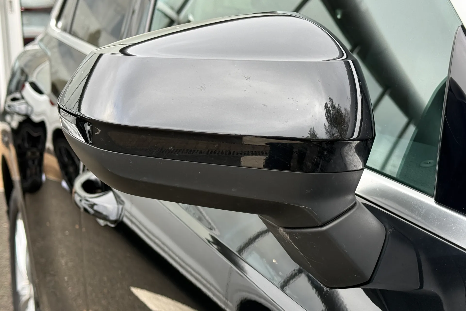 Audi Q3 thumbnail image number 48