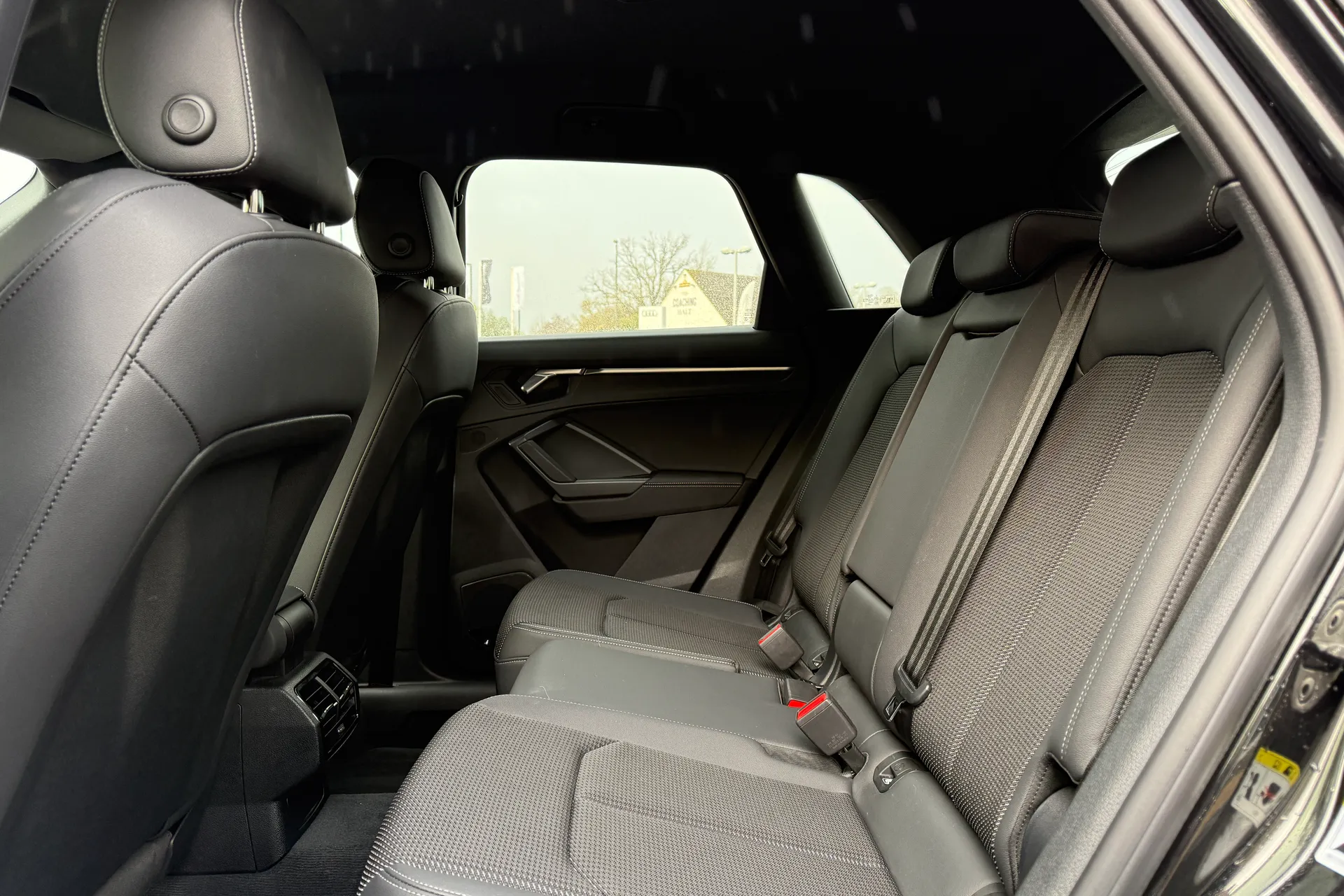 Audi Q3 thumbnail image number 22