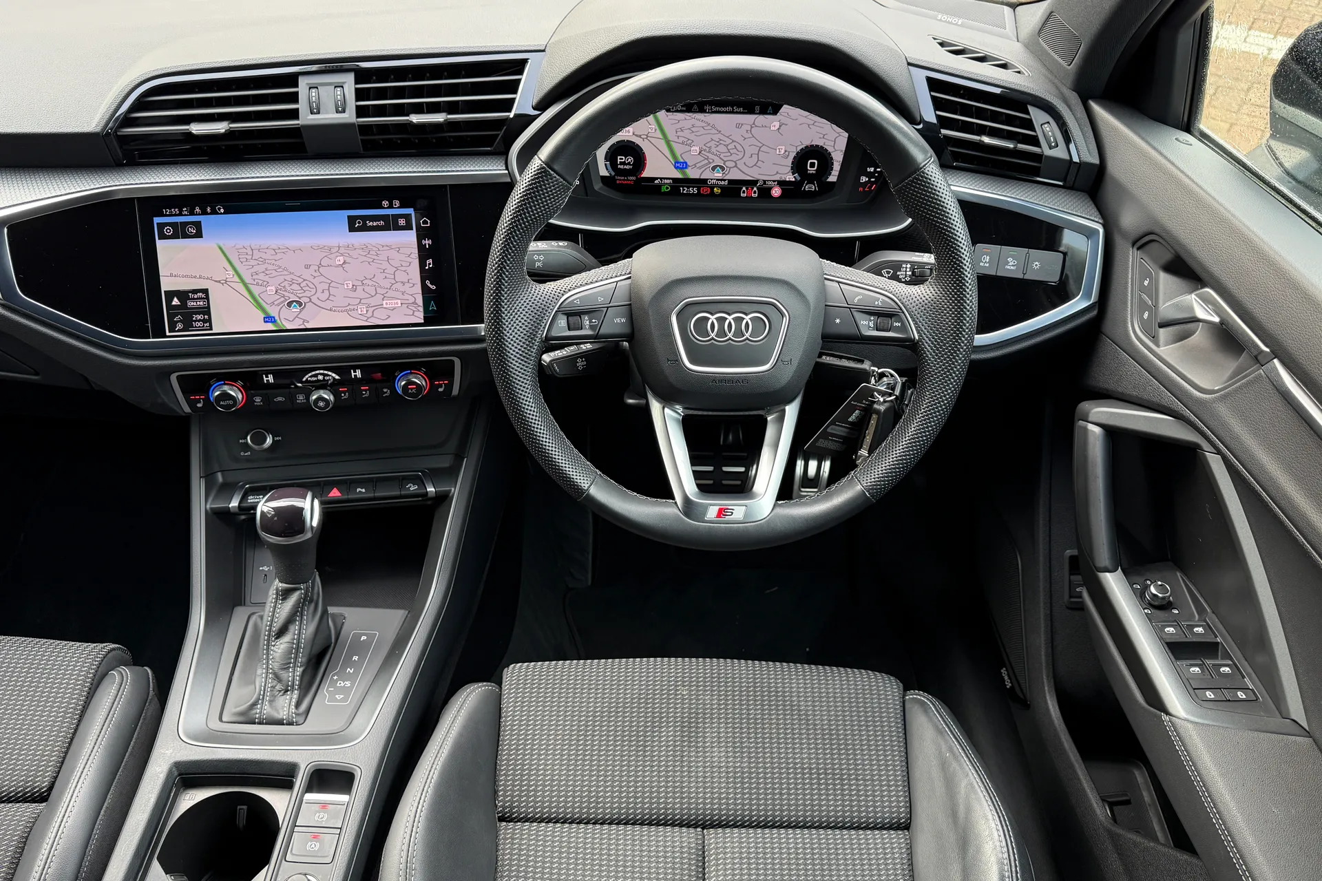 Audi Q3 thumbnail image number 5