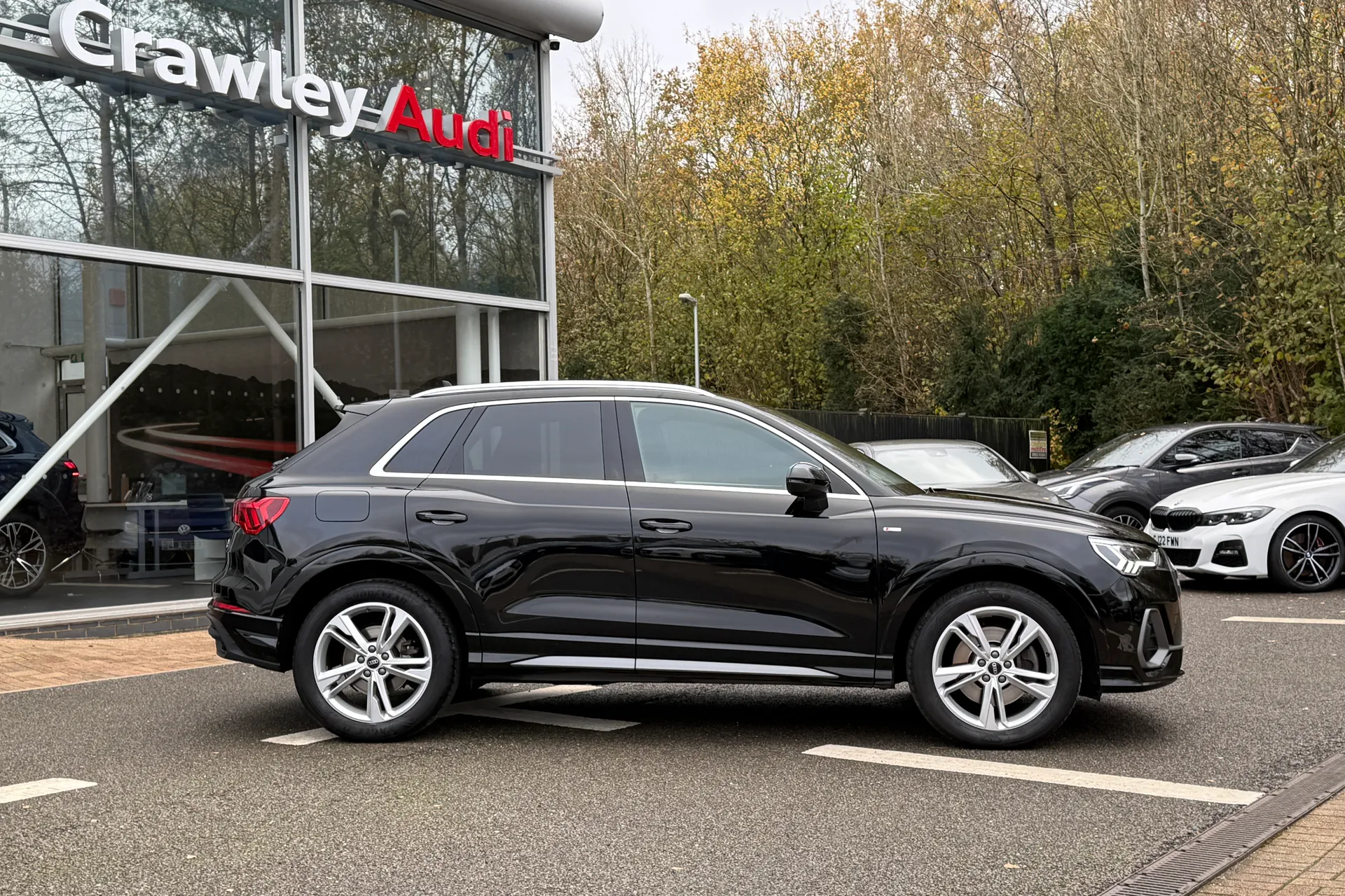 Audi Q3 thumbnail image number 2