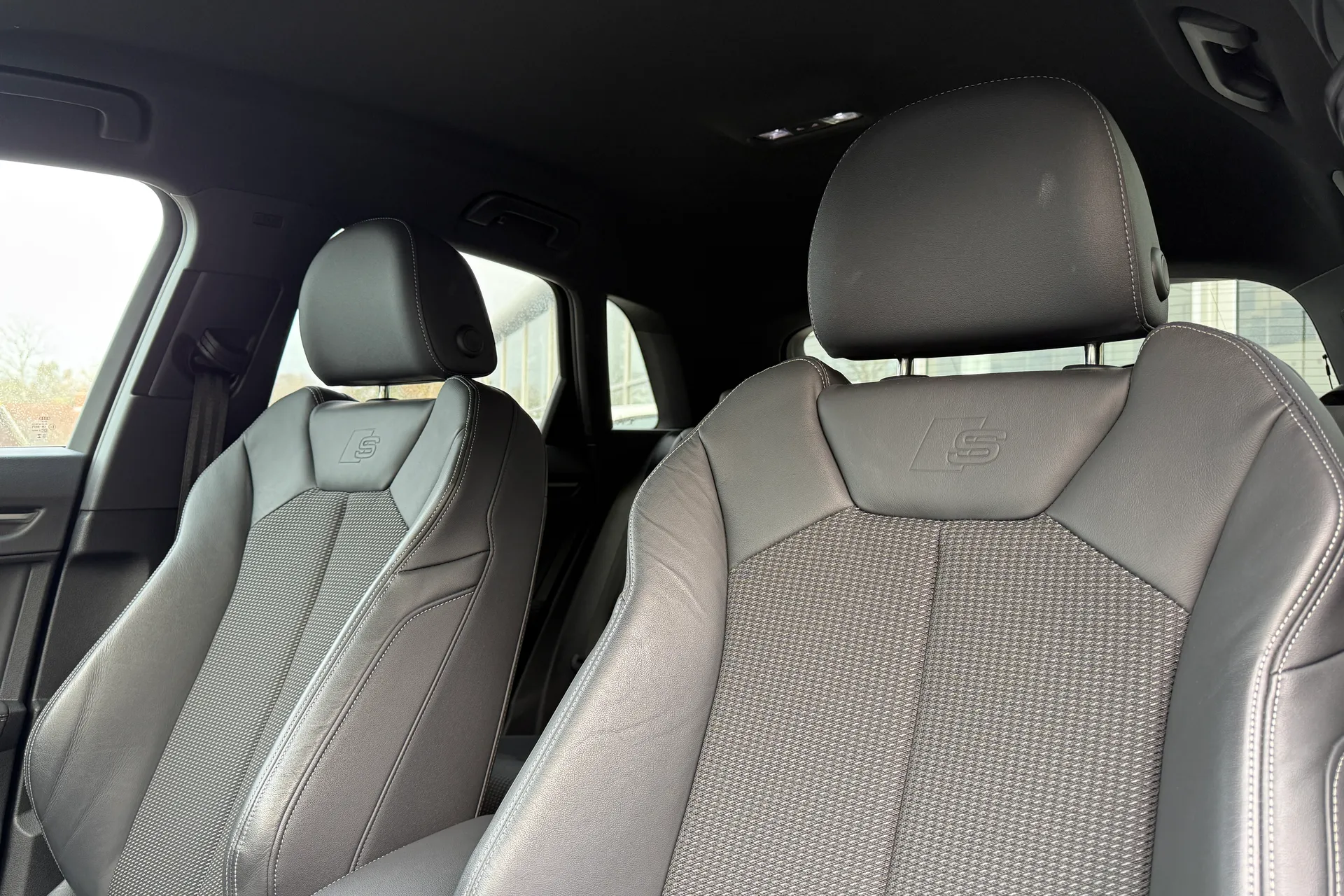 Audi Q3 thumbnail image number 20