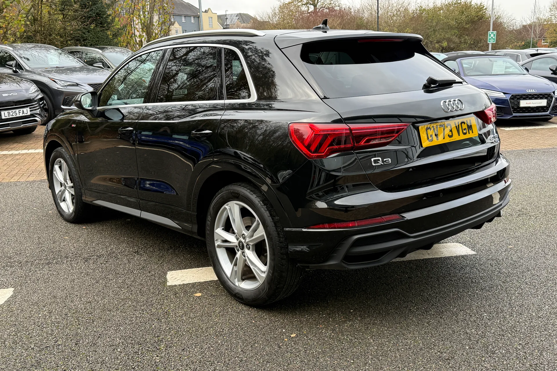 Audi Q3 thumbnail image number 10