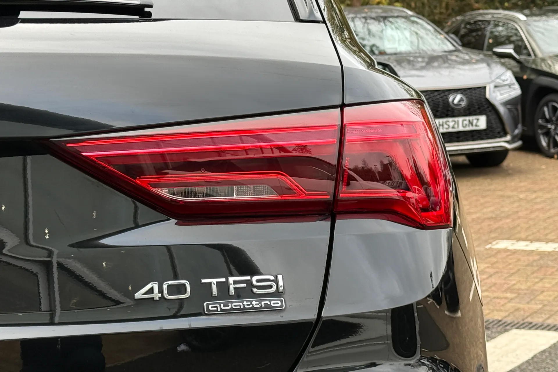 Audi Q3 thumbnail image number 40