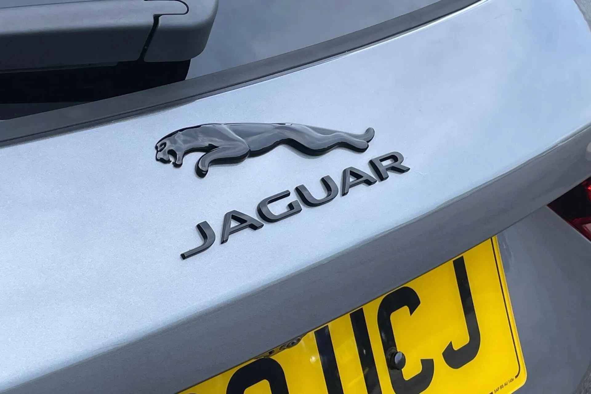 Jaguar F-PACE thumbnail image number 52