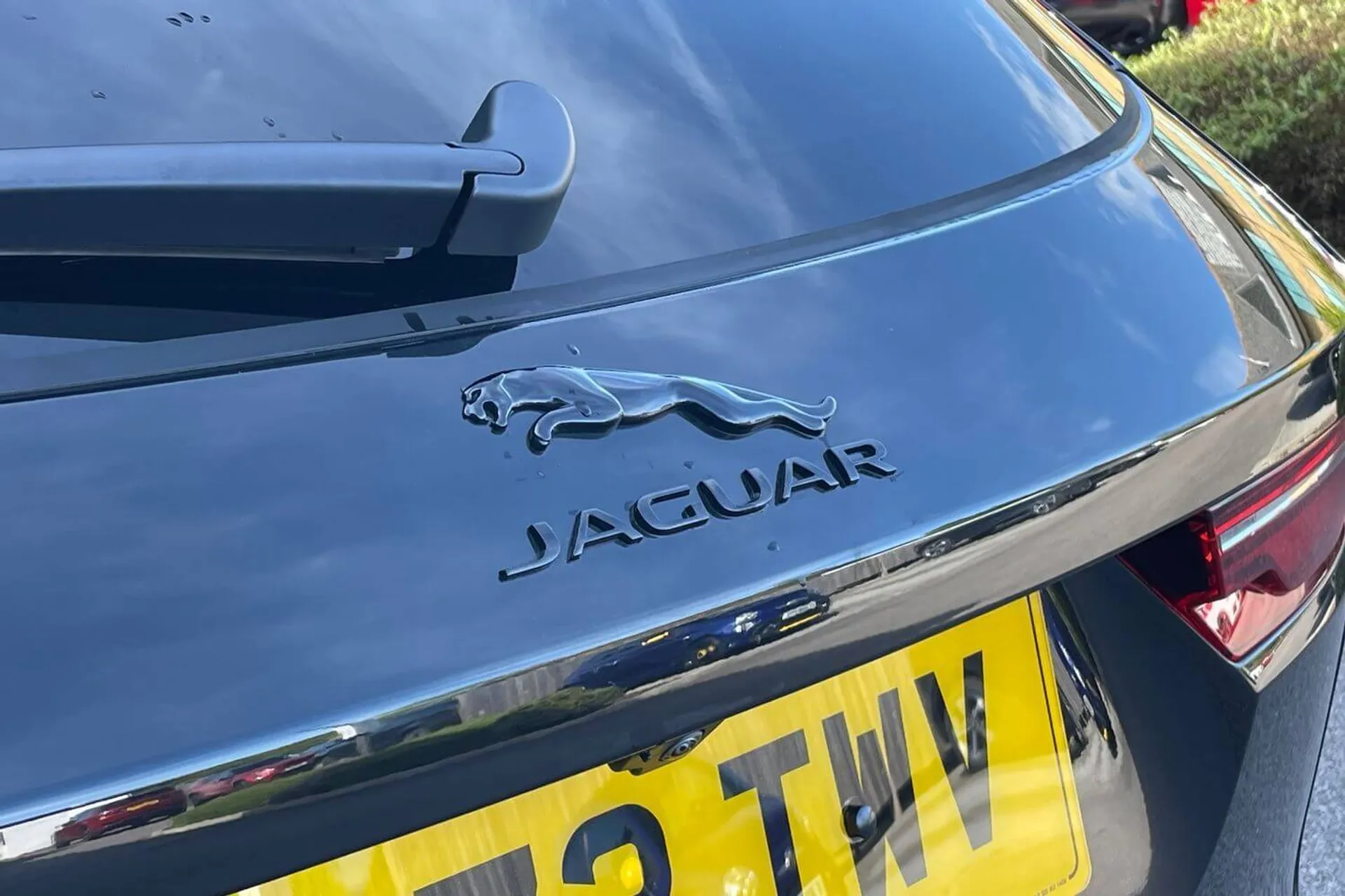 Jaguar F-PACE thumbnail image number 54