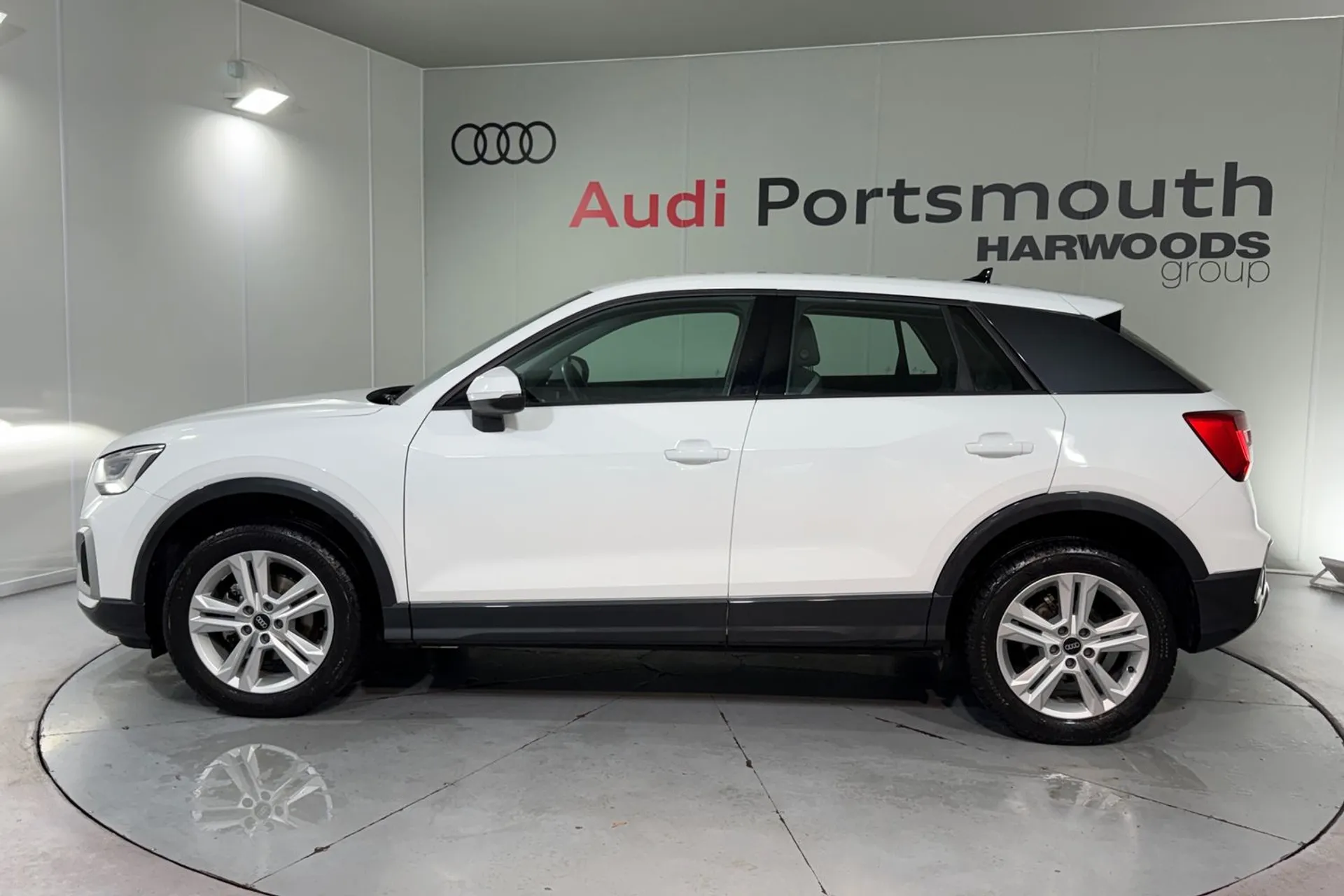 Audi Q2 thumbnail image number 9