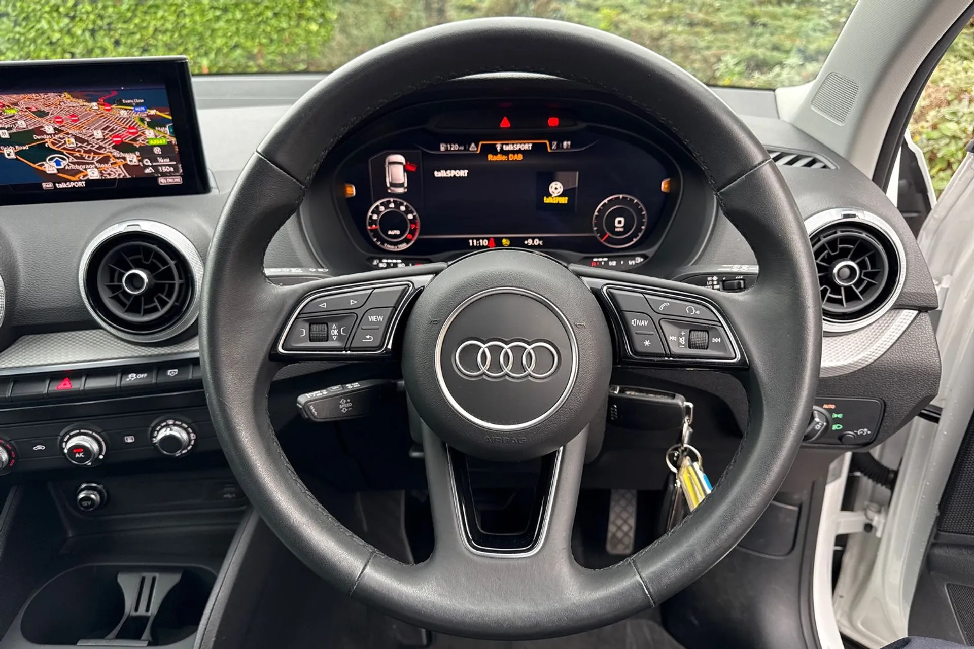Audi Q2 thumbnail image number 24