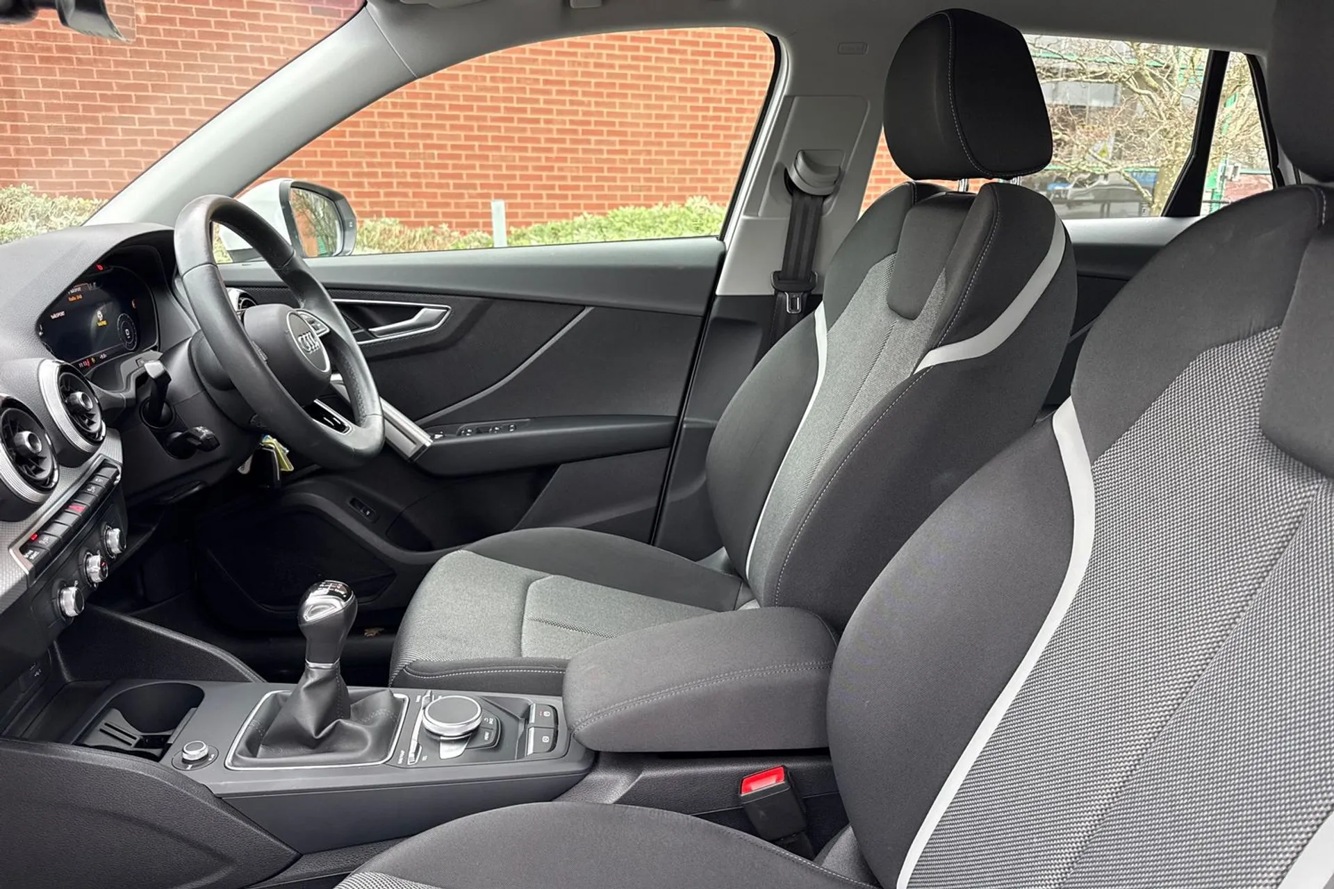 Audi Q2 thumbnail image number 39