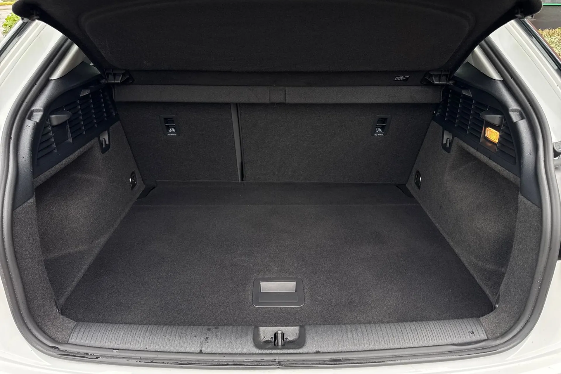 Audi Q2 thumbnail image number 18