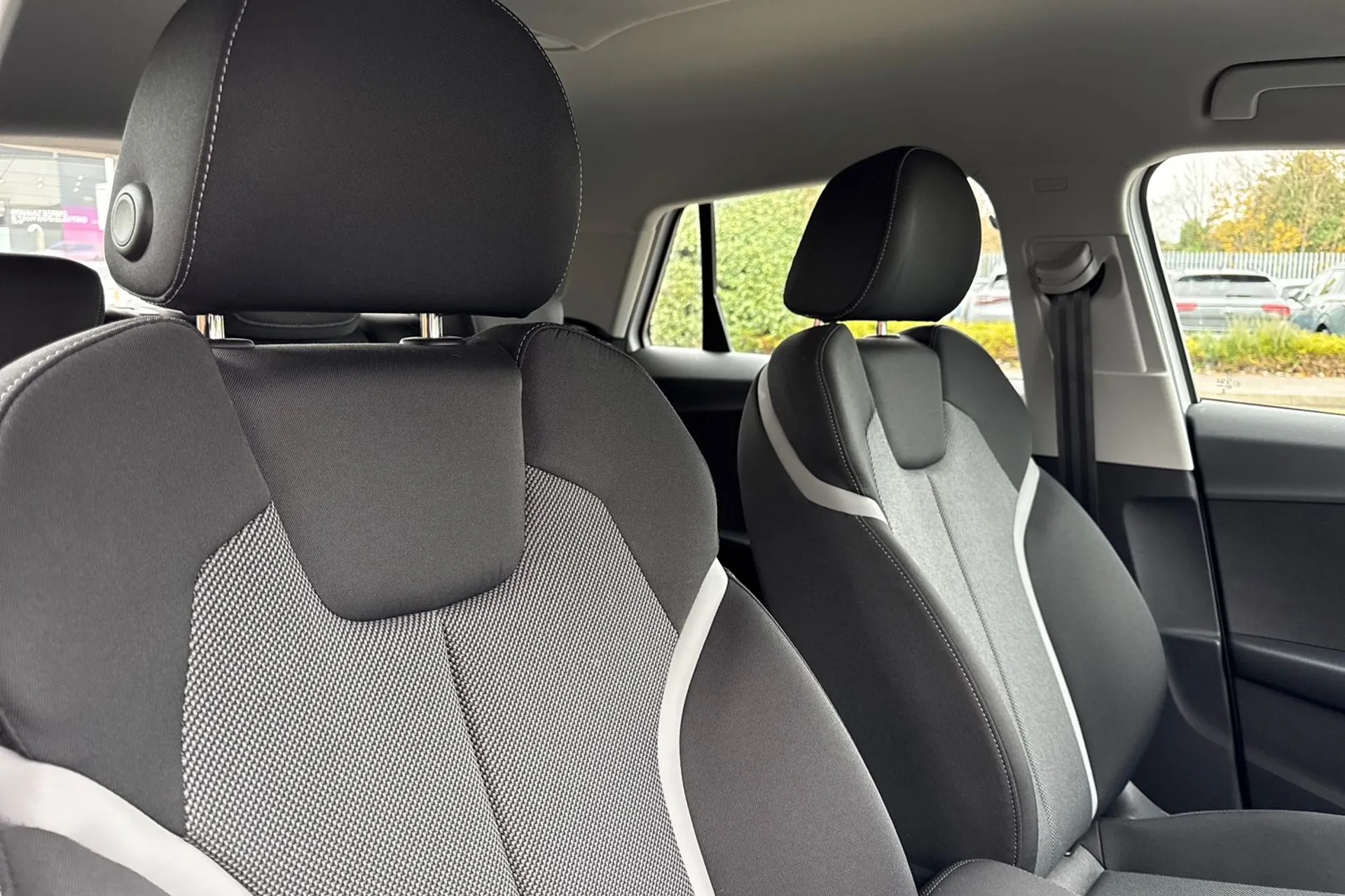 Audi Q2 thumbnail image number 23