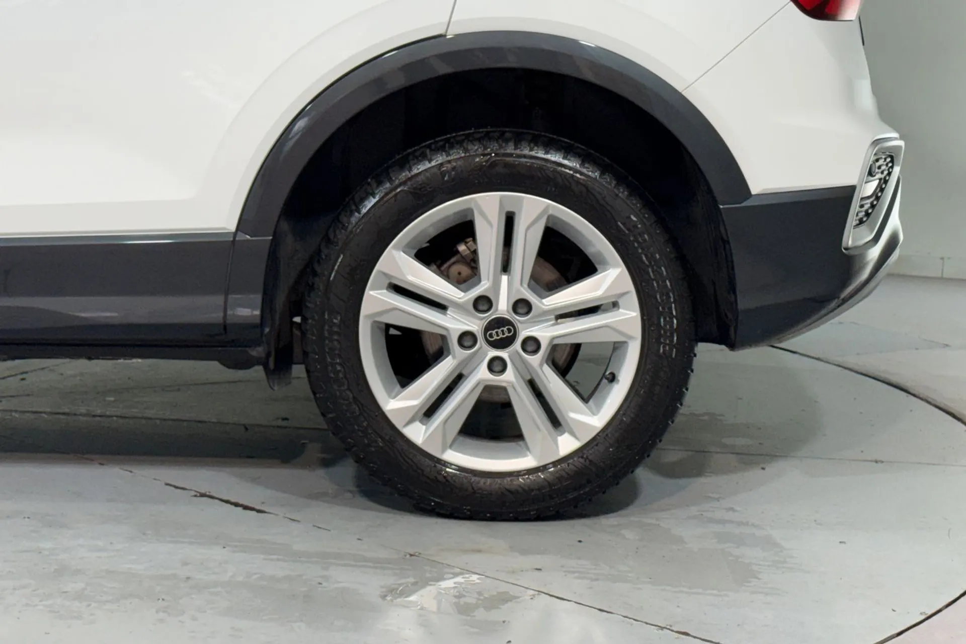 Audi Q2 thumbnail image number 12