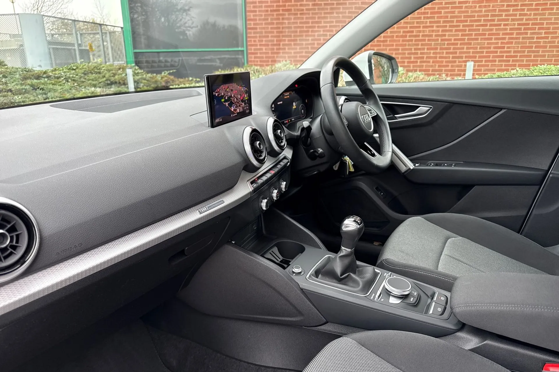 Audi Q2 thumbnail image number 36