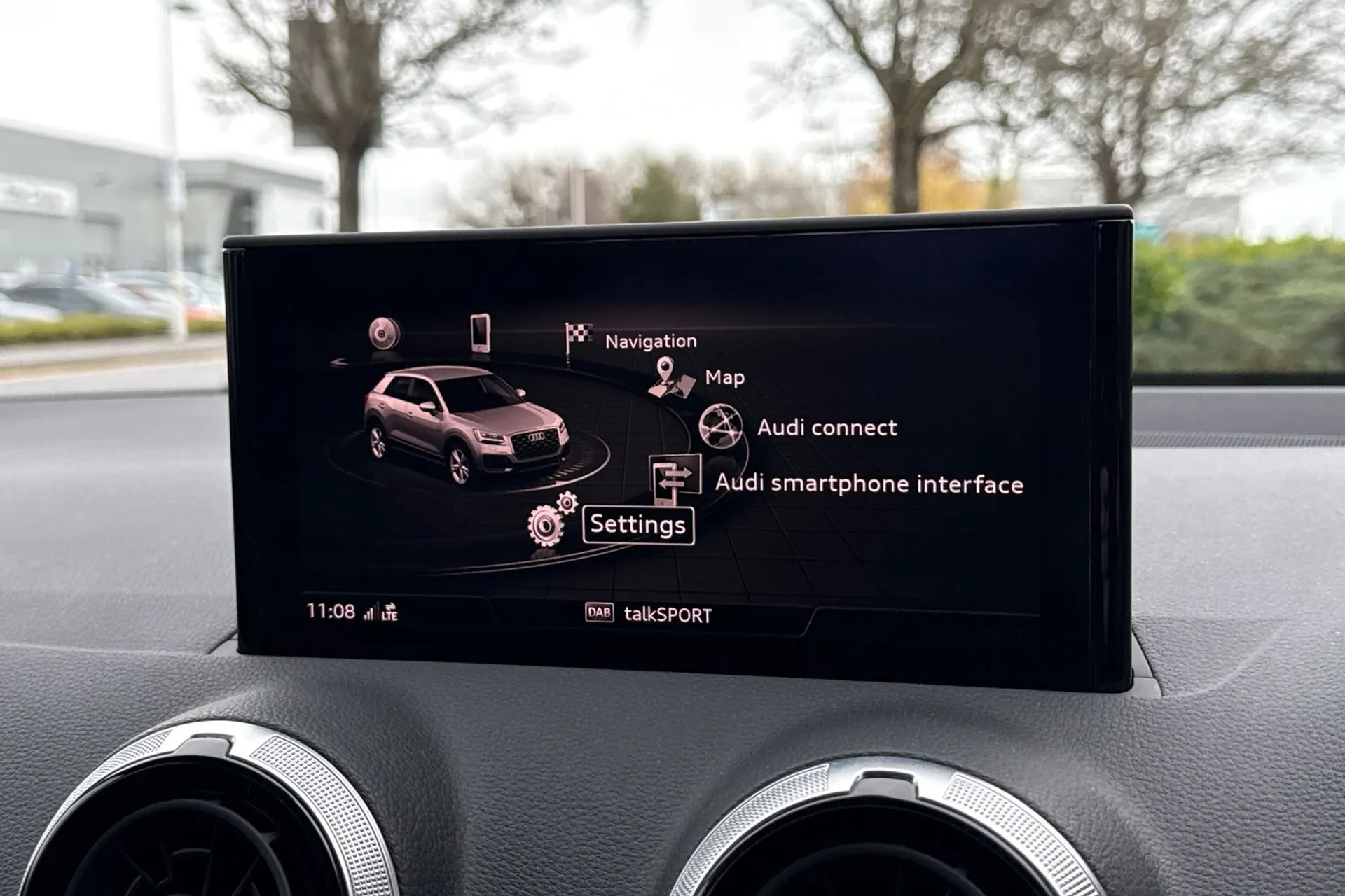 Audi Q2 thumbnail image number 34