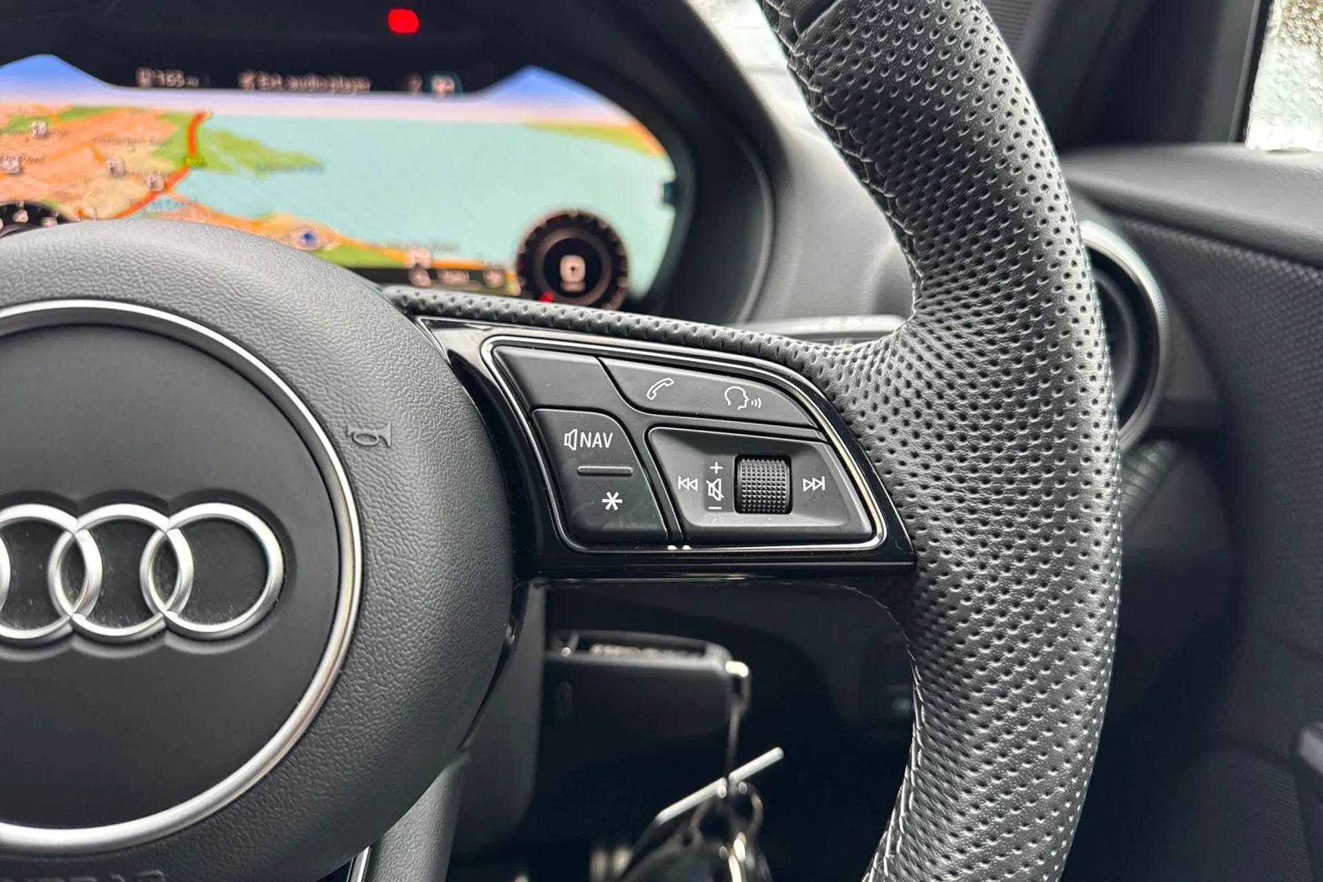 Audi Q2 thumbnail image number 39