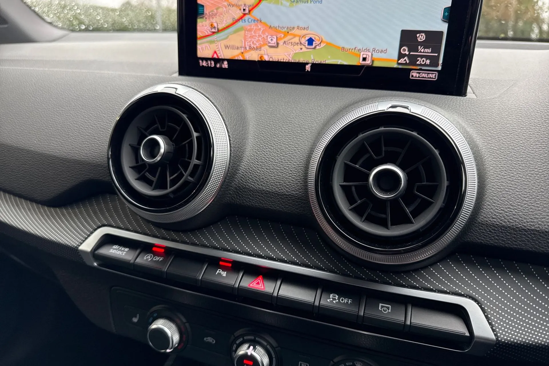 Audi Q2 thumbnail image number 33