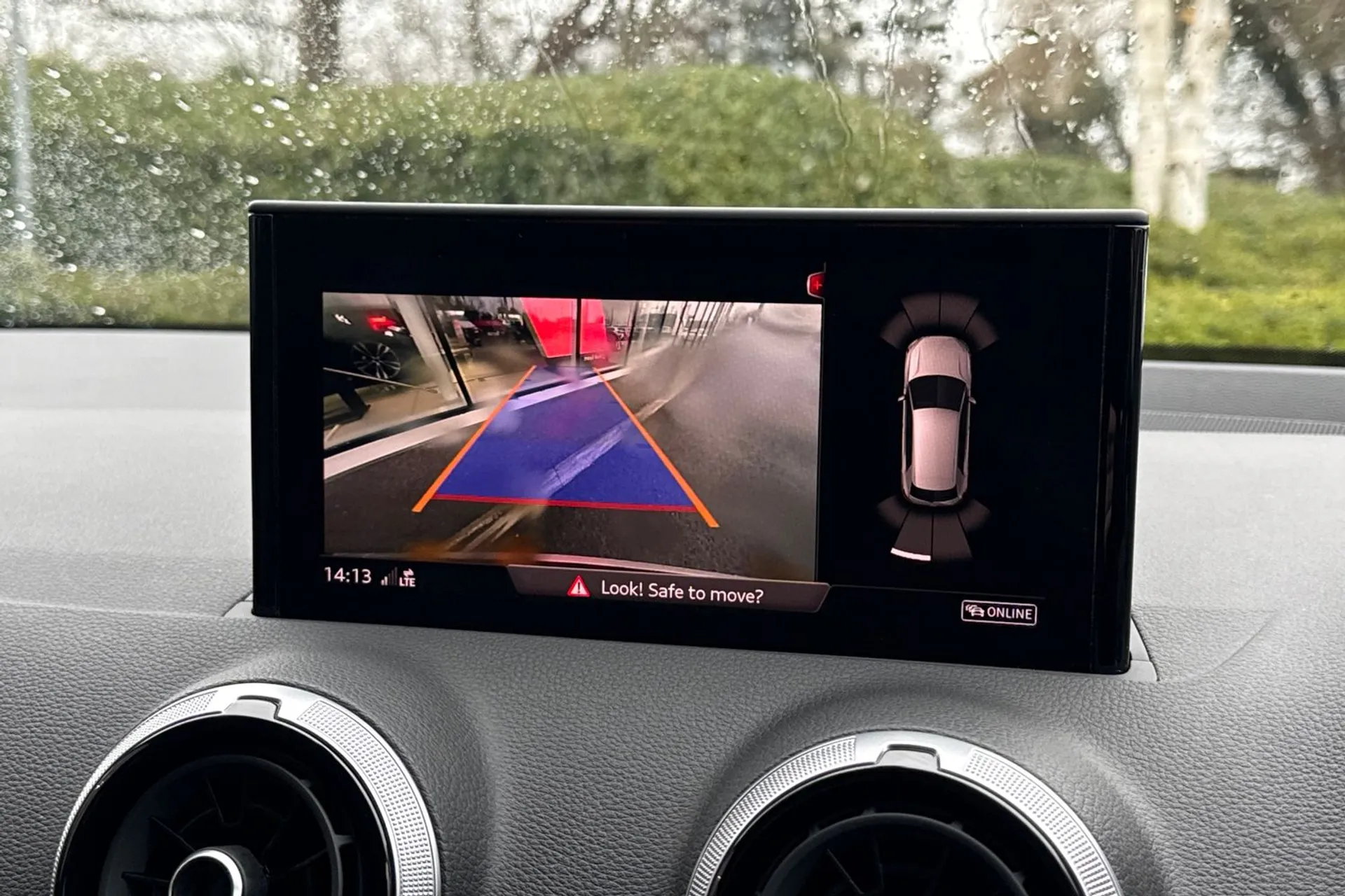 Audi Q2 thumbnail image number 6